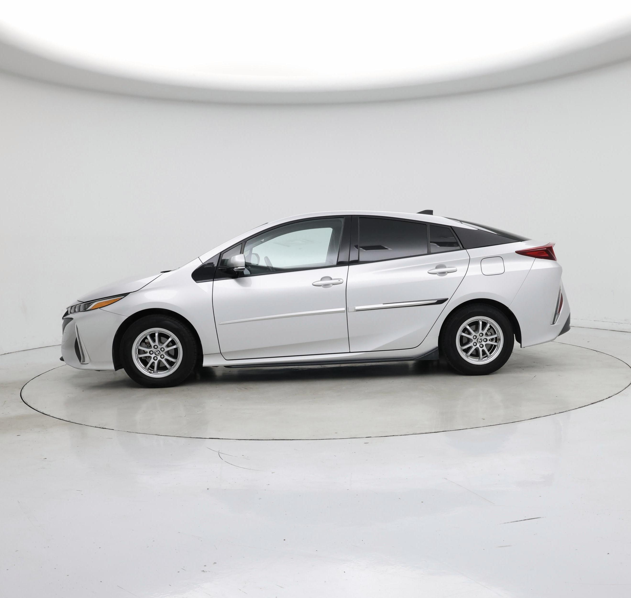 Thumbnail: 2017 Toyota Prius Prime - 3