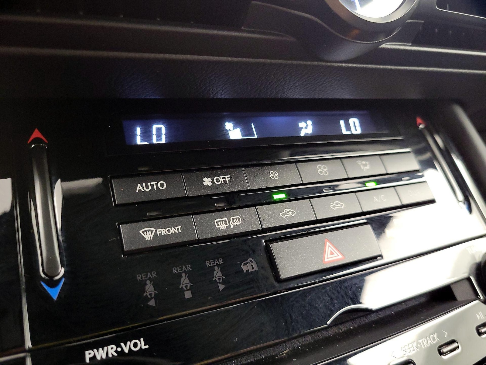 2024 Lexus IS 350 F SPORT - Photo 17