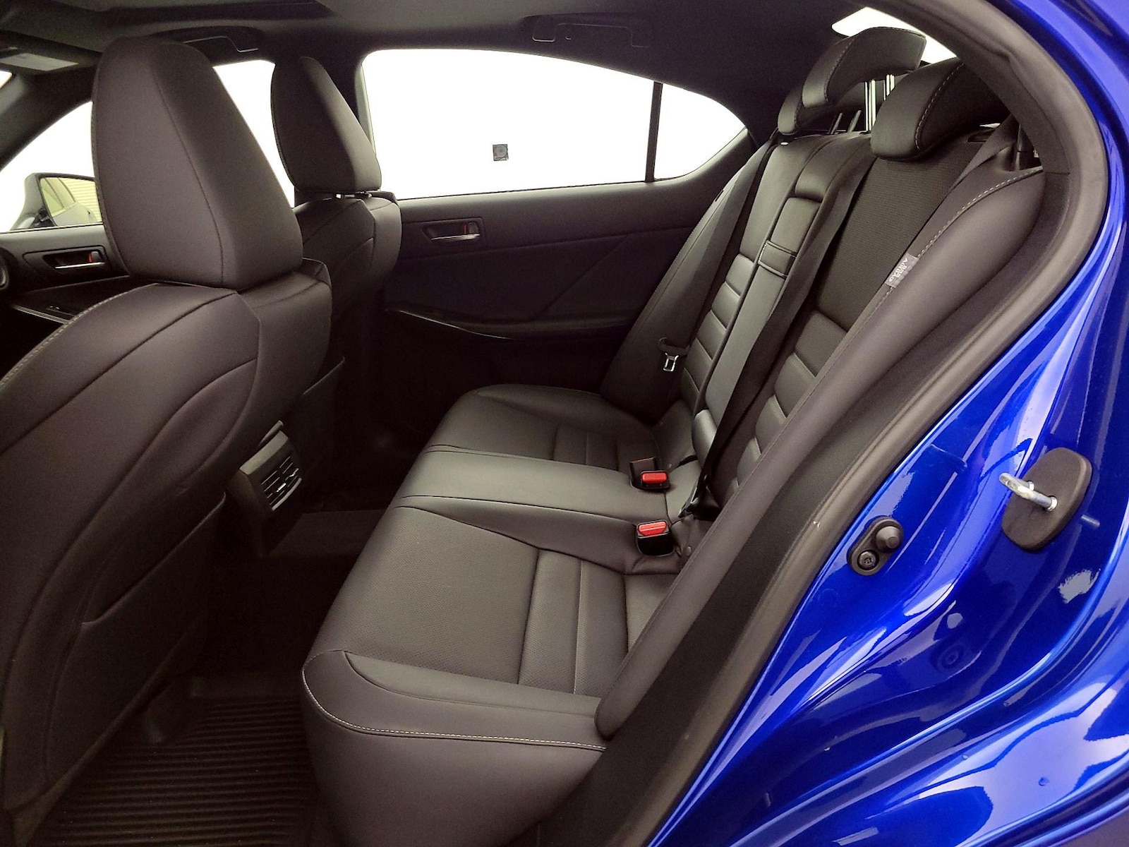 2024 Lexus IS 350 F SPORT - Photo 20