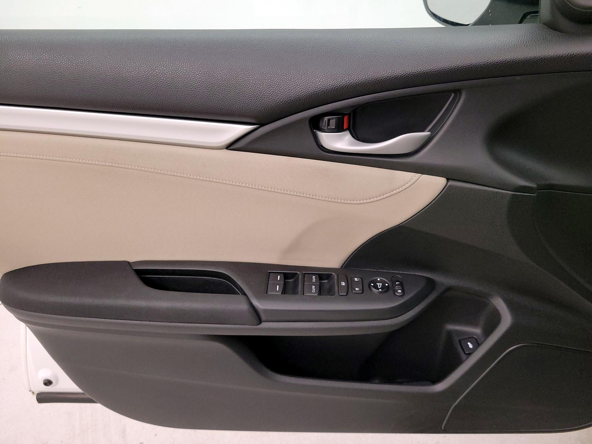 Thumbnail: 2017 Honda Civic - 12