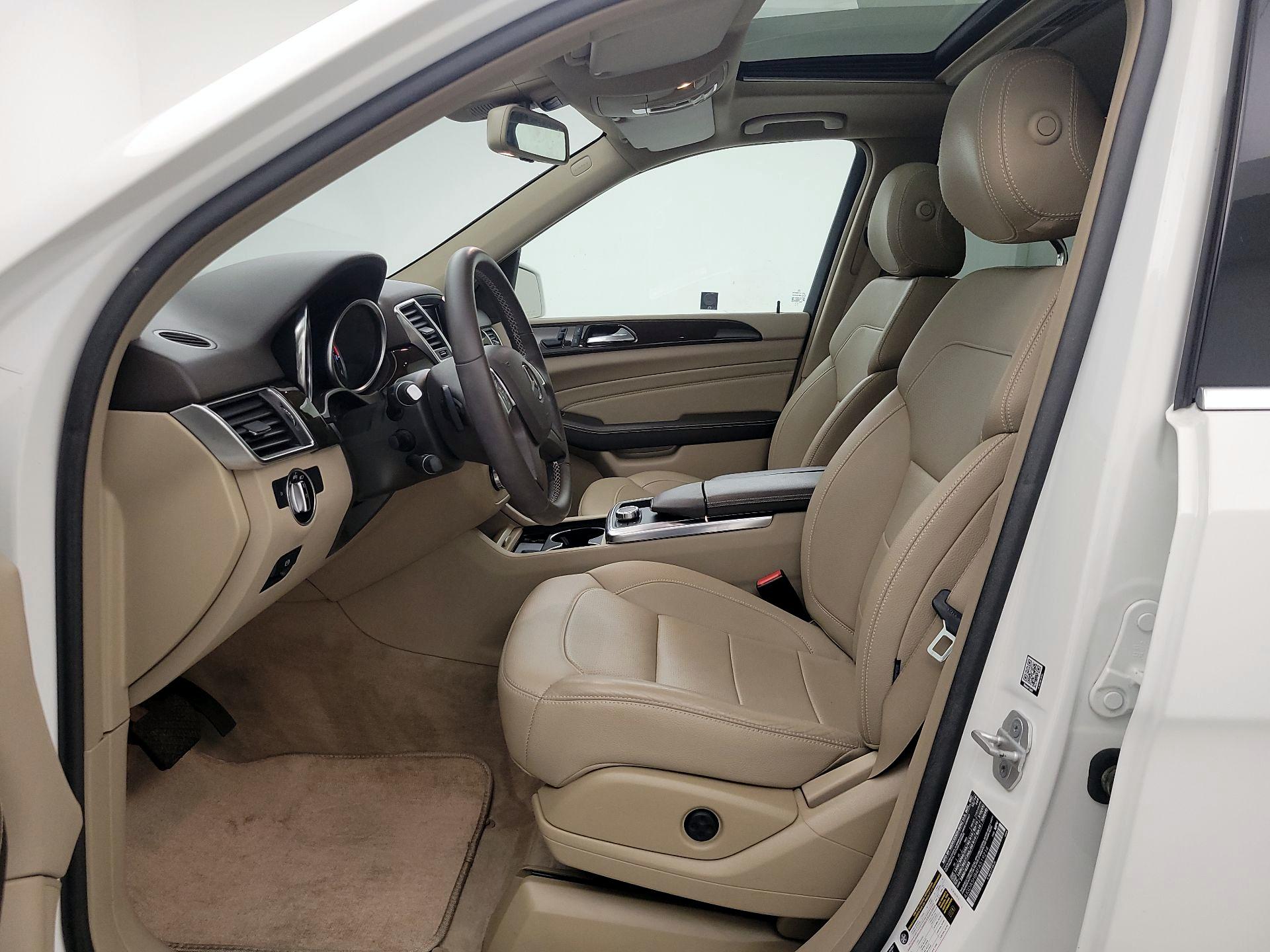 Thumbnail: 2015 Mercedes-Benz M-Class - 11