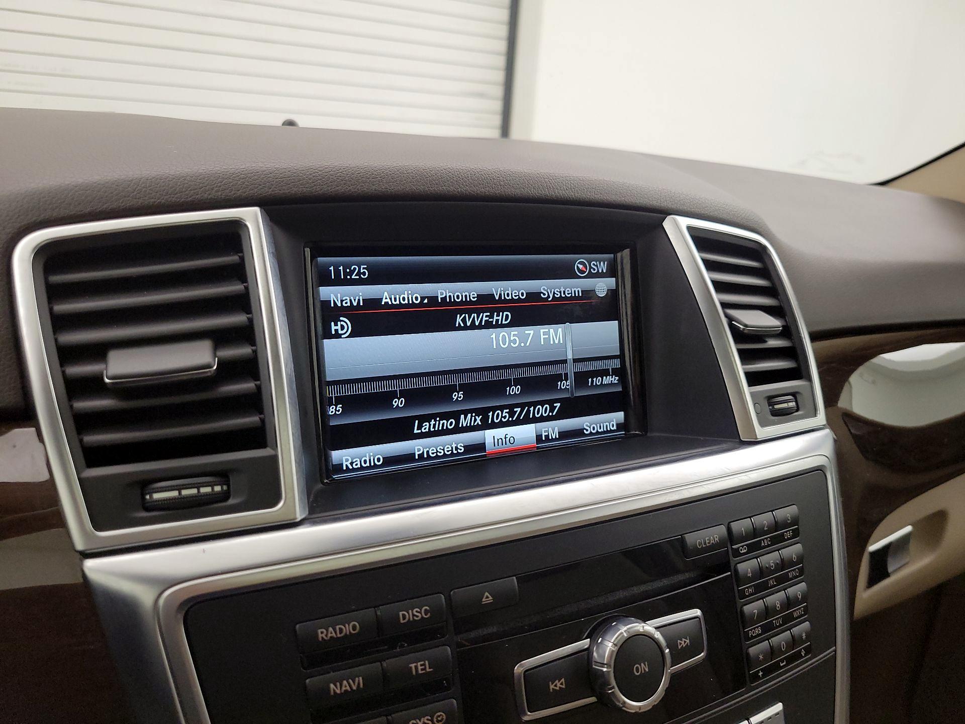 Thumbnail: 2015 Mercedes-Benz M-Class - 16