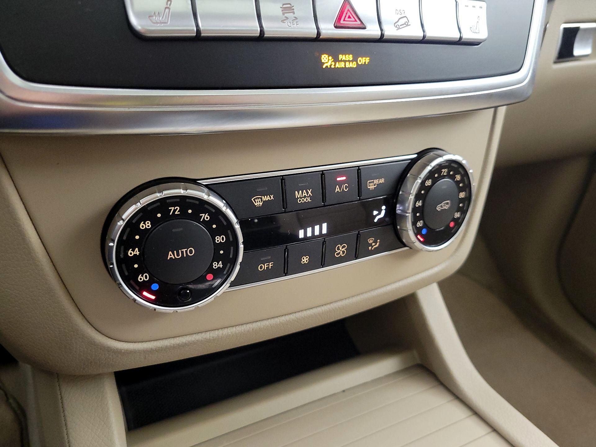 Thumbnail: 2015 Mercedes-Benz M-Class - 17