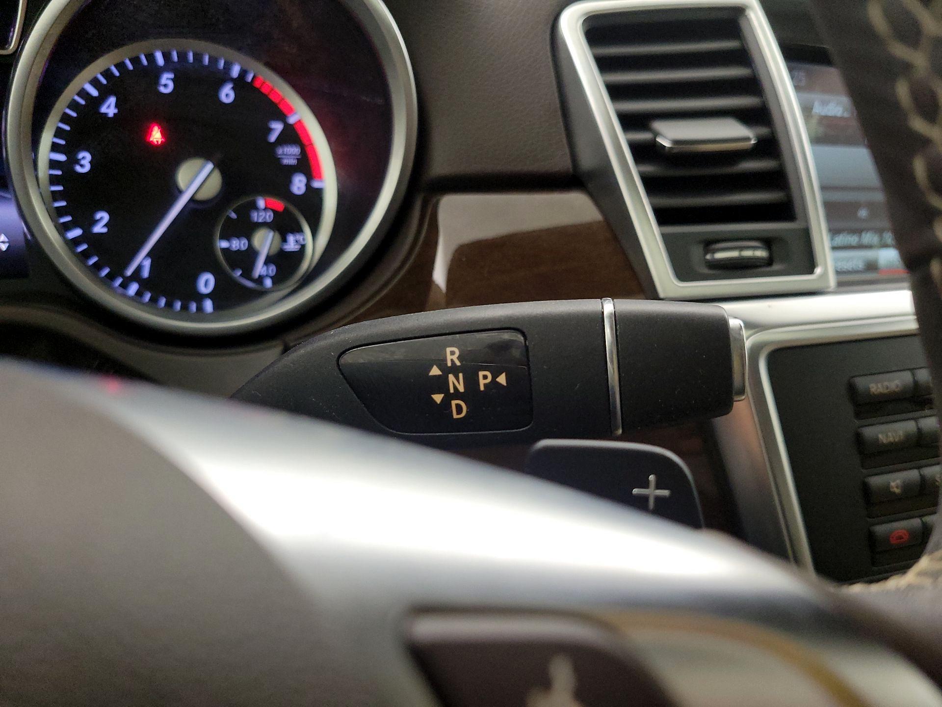 Thumbnail: 2015 Mercedes-Benz M-Class - 18