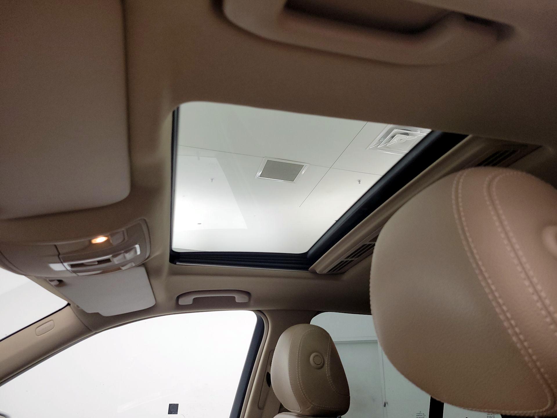 Thumbnail: 2015 Mercedes-Benz M-Class - 20