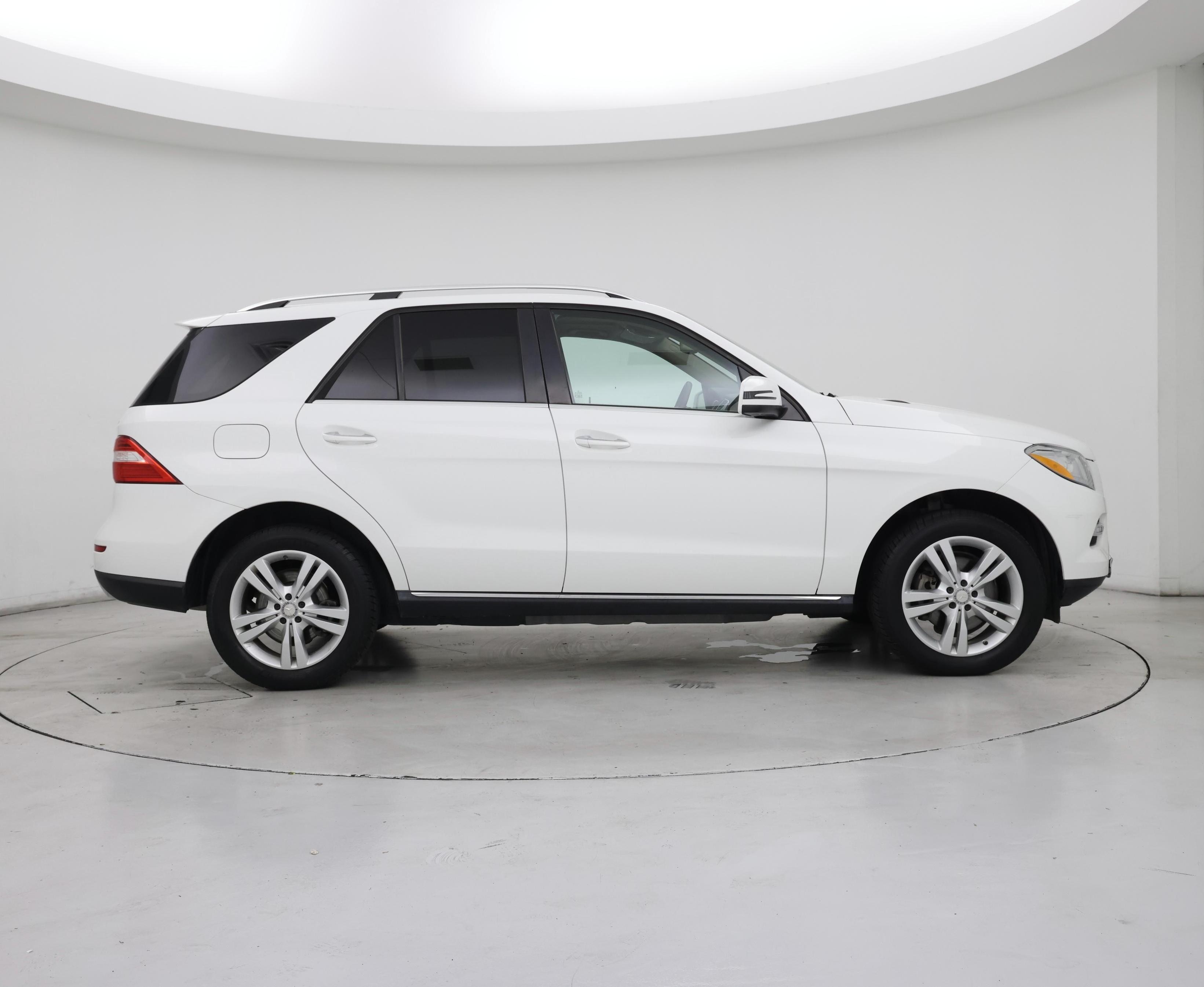 Thumbnail: 2015 Mercedes-Benz M-Class - 7