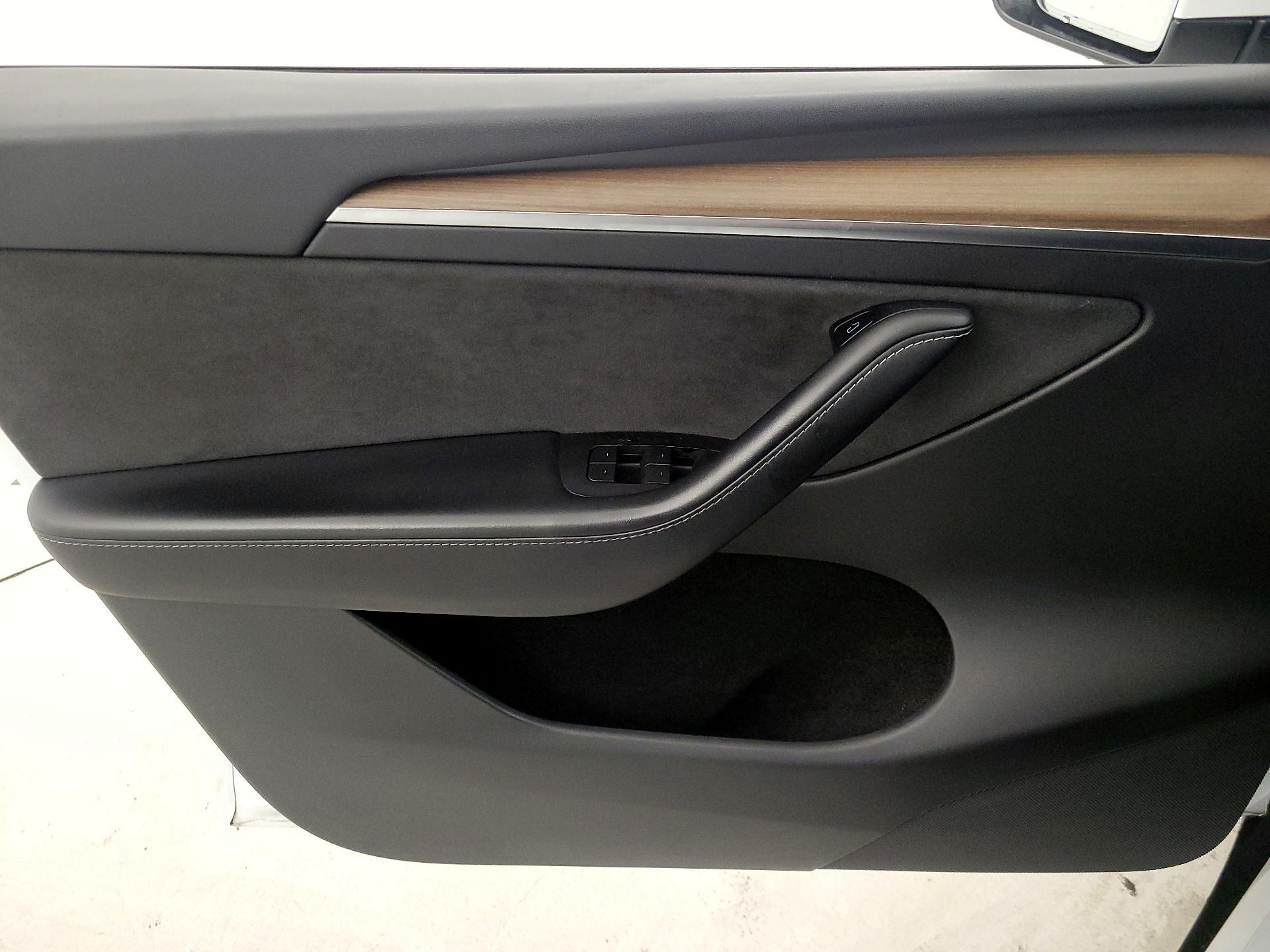 Thumbnail: 2022 Tesla Model Y - 12