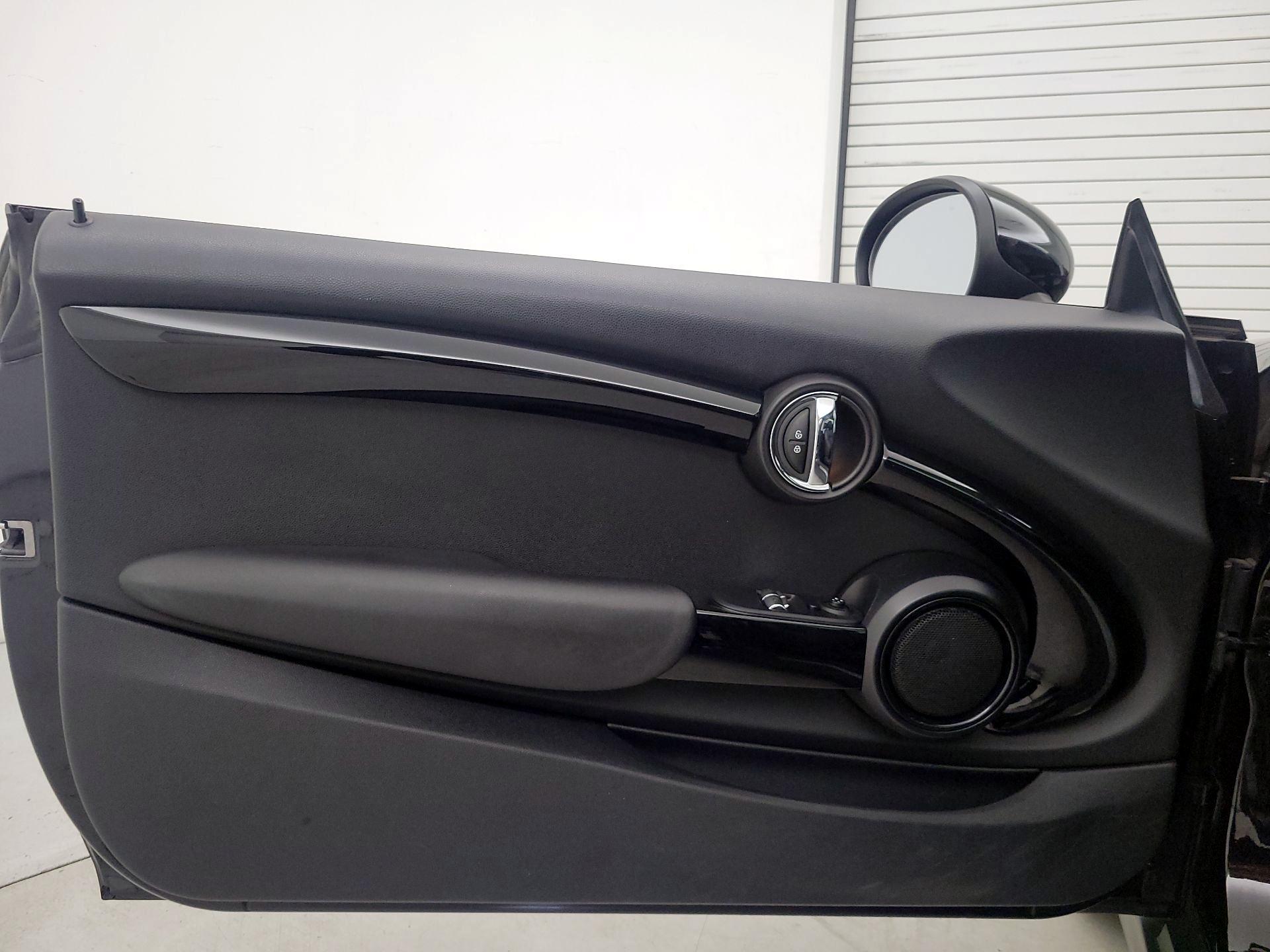 Thumbnail: 2016 MINI Cooper Hardtop - 12