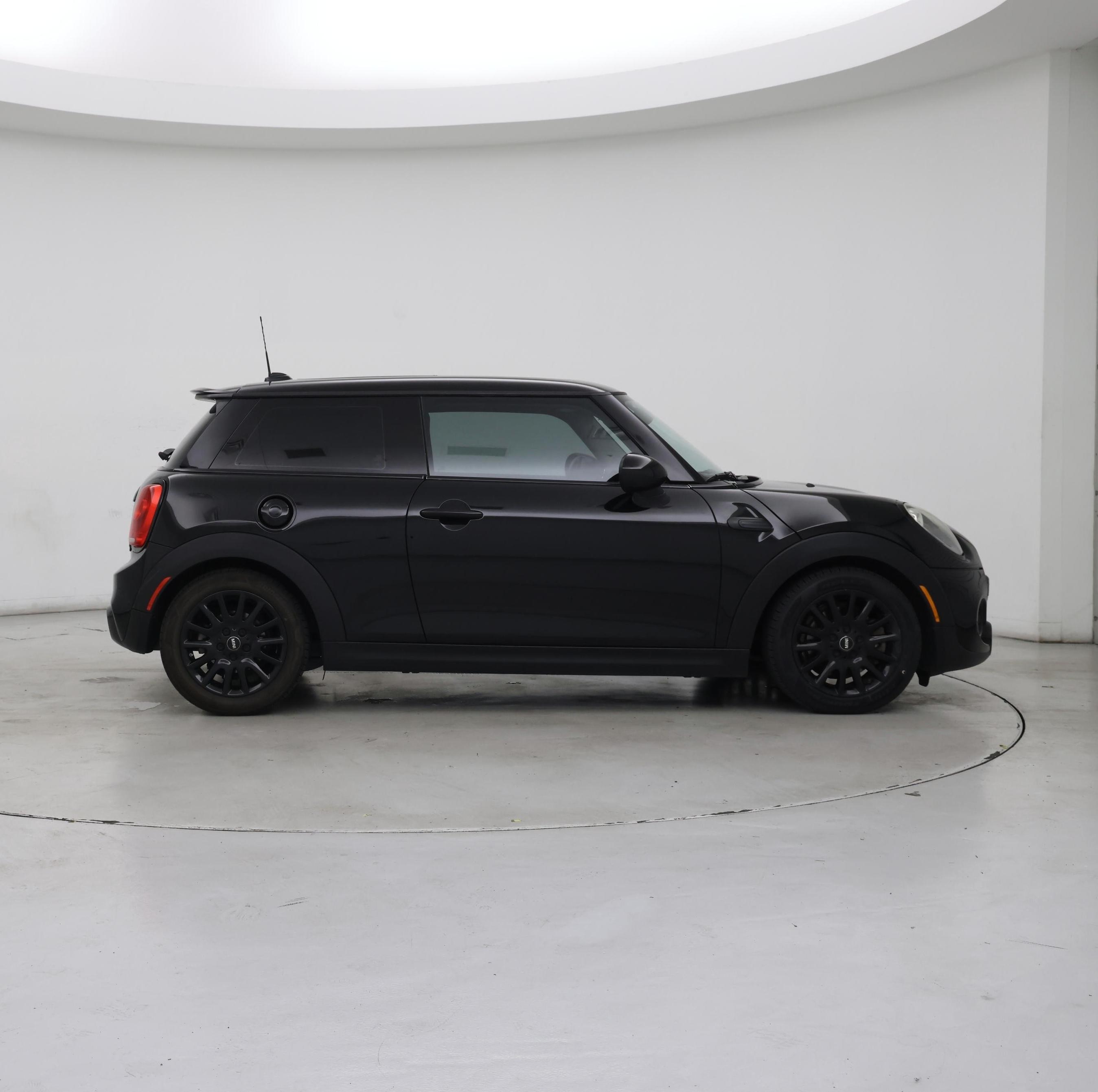 Thumbnail: 2016 MINI Cooper Hardtop - 7