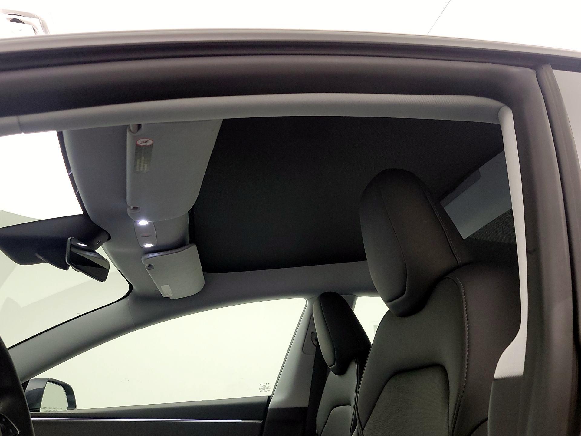 Thumbnail: 2025 Tesla Model 3 - 19