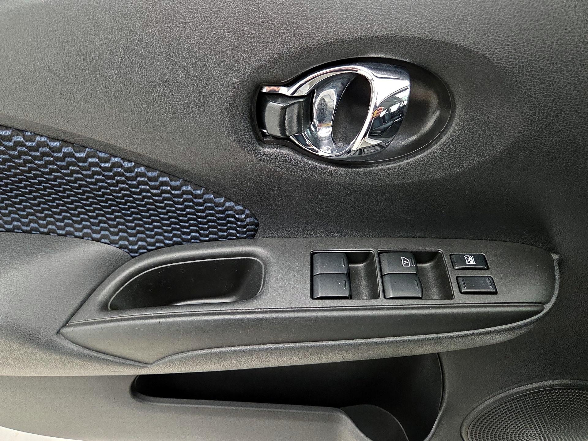 Thumbnail: 2019 Nissan Versa Note - 12