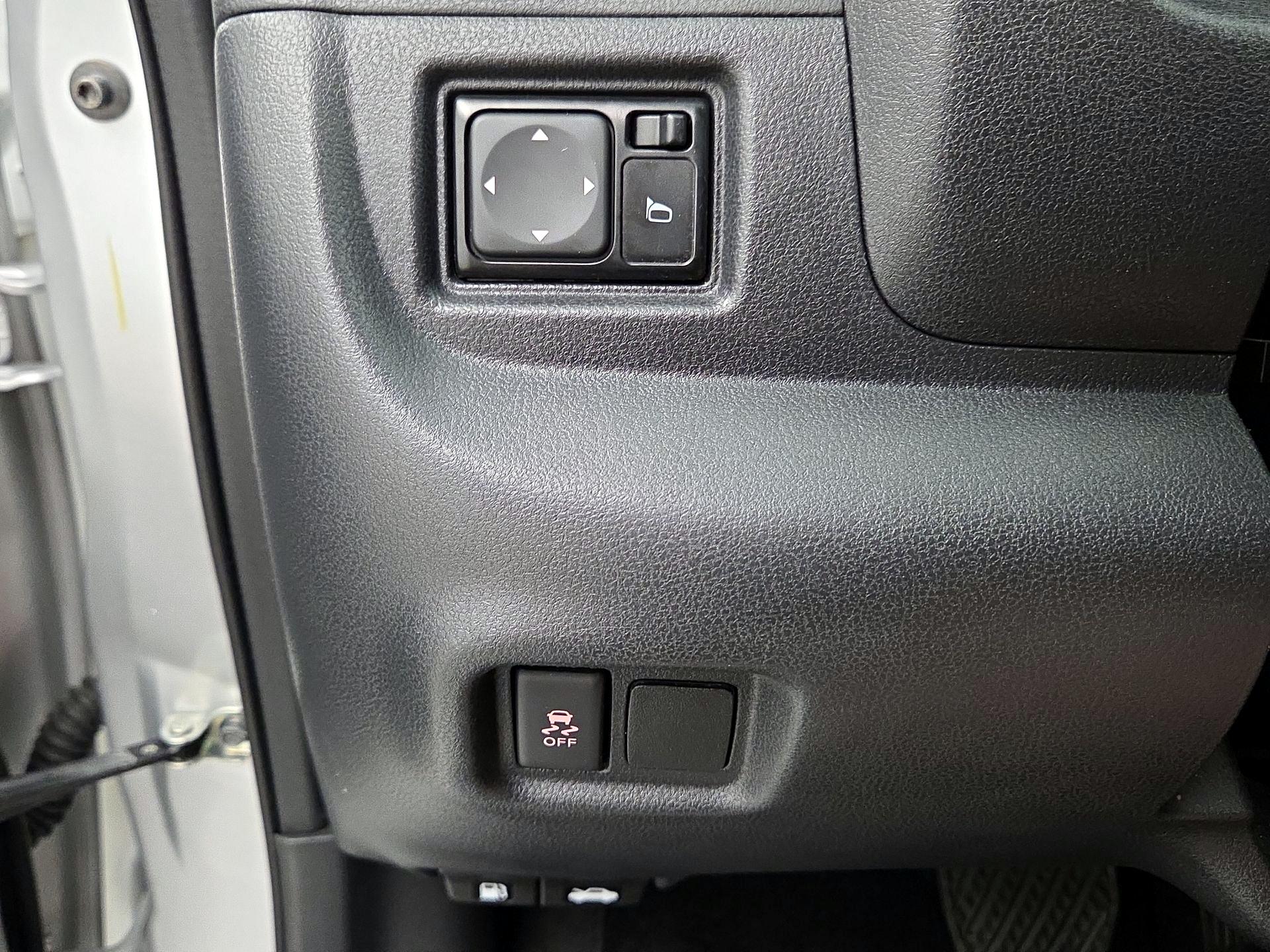 Thumbnail: 2019 Nissan Versa Note - 13