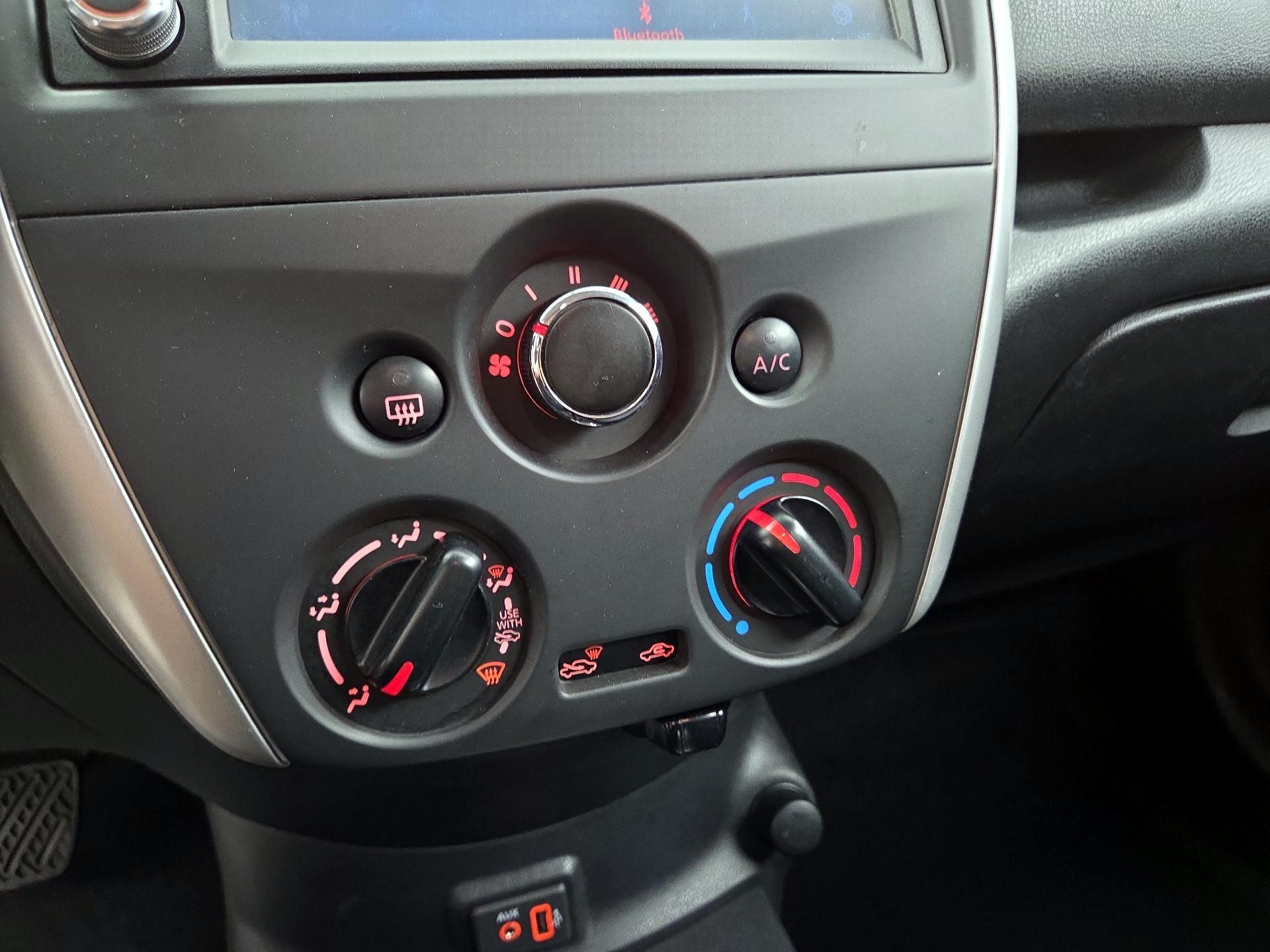 Thumbnail: 2019 Nissan Versa Note - 16