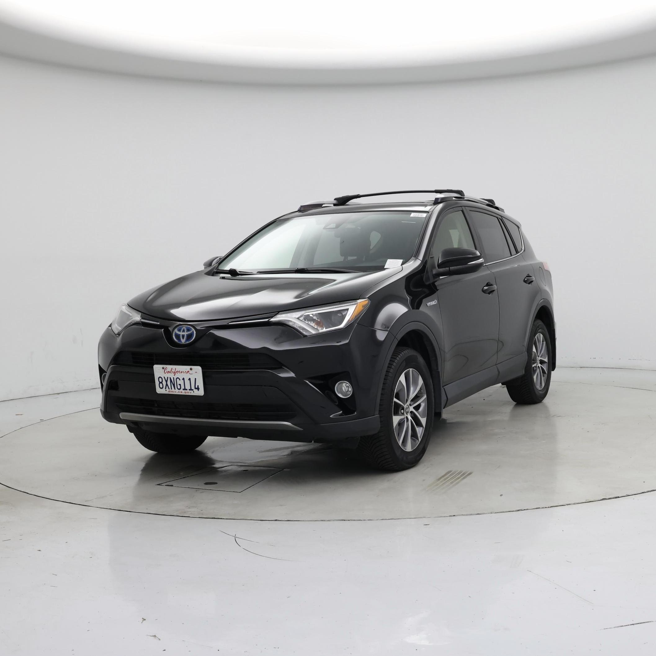 Thumbnail: 2017 Toyota RAV4 - 4