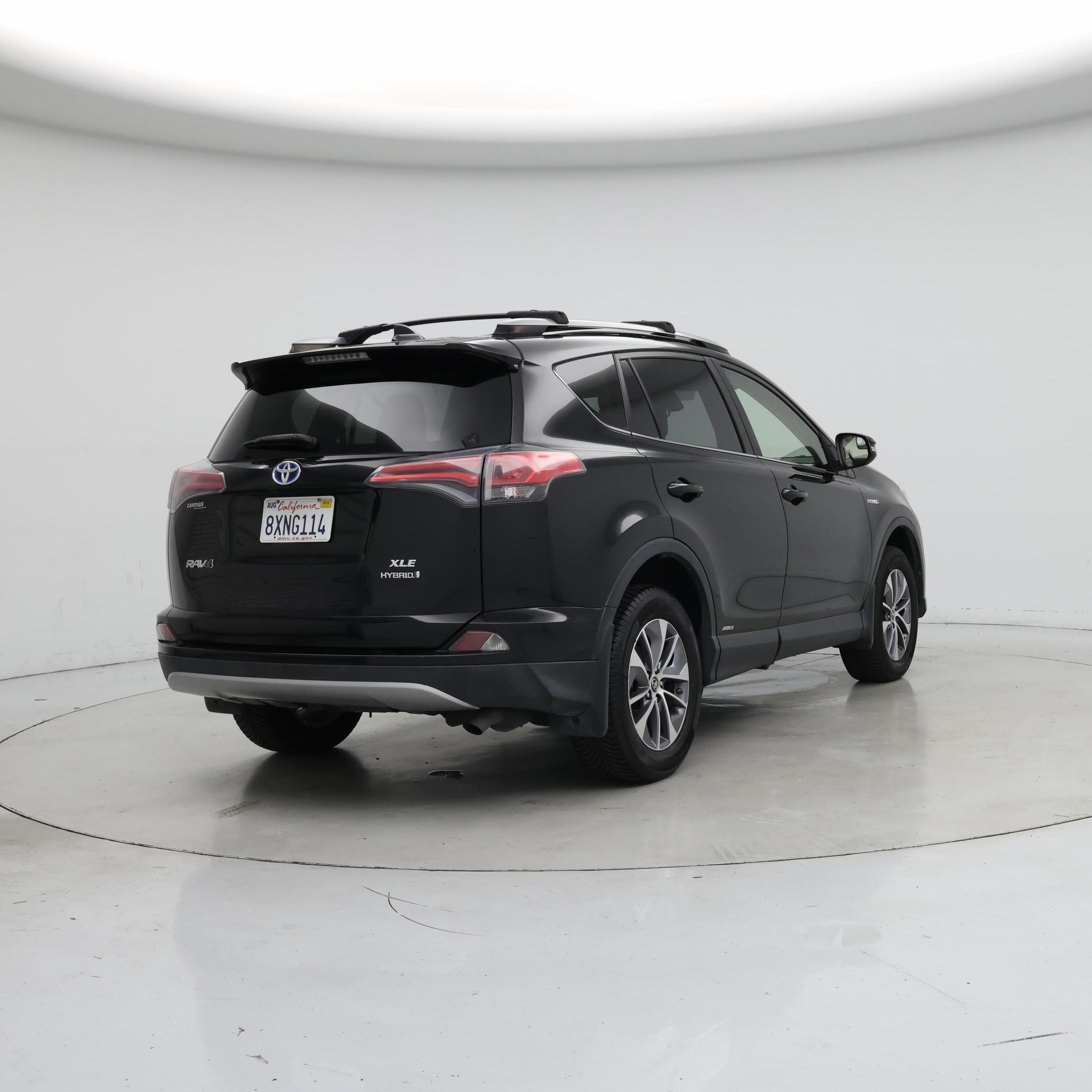 Thumbnail: 2017 Toyota RAV4 - 8