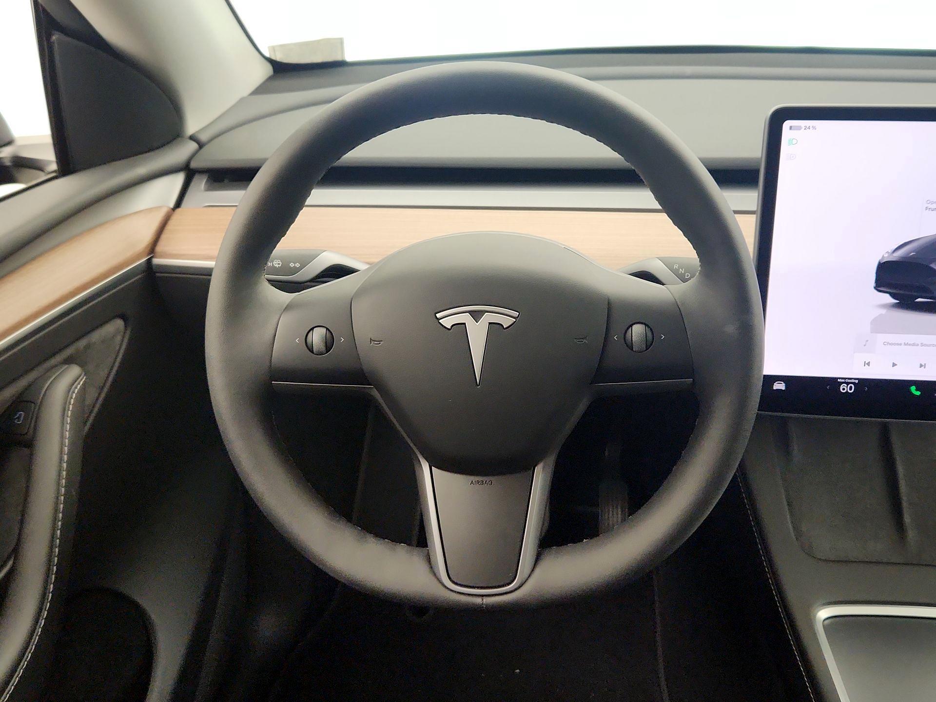 Thumbnail: 2023 Tesla Model Y - 10