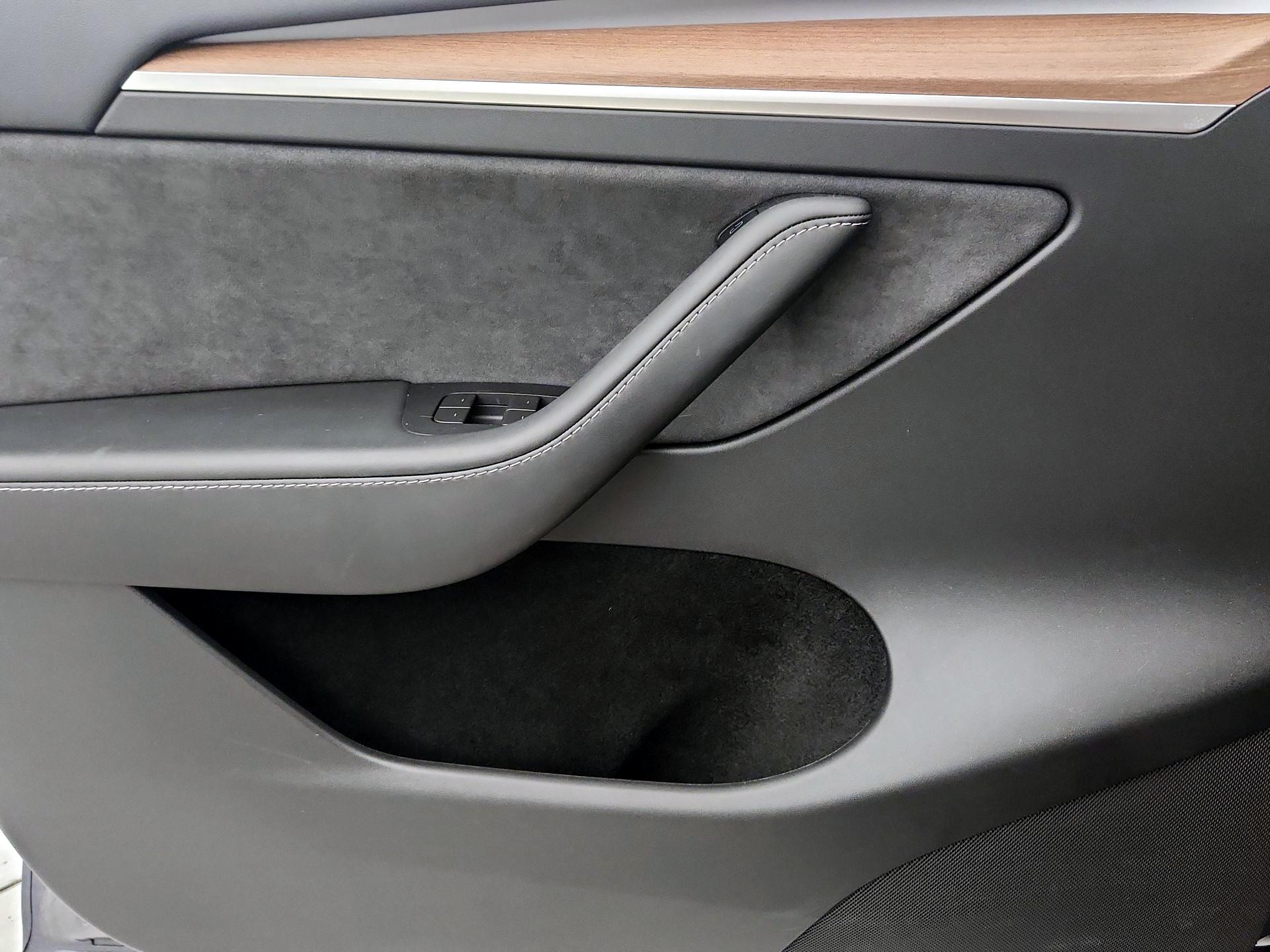 Thumbnail: 2023 Tesla Model Y - 12