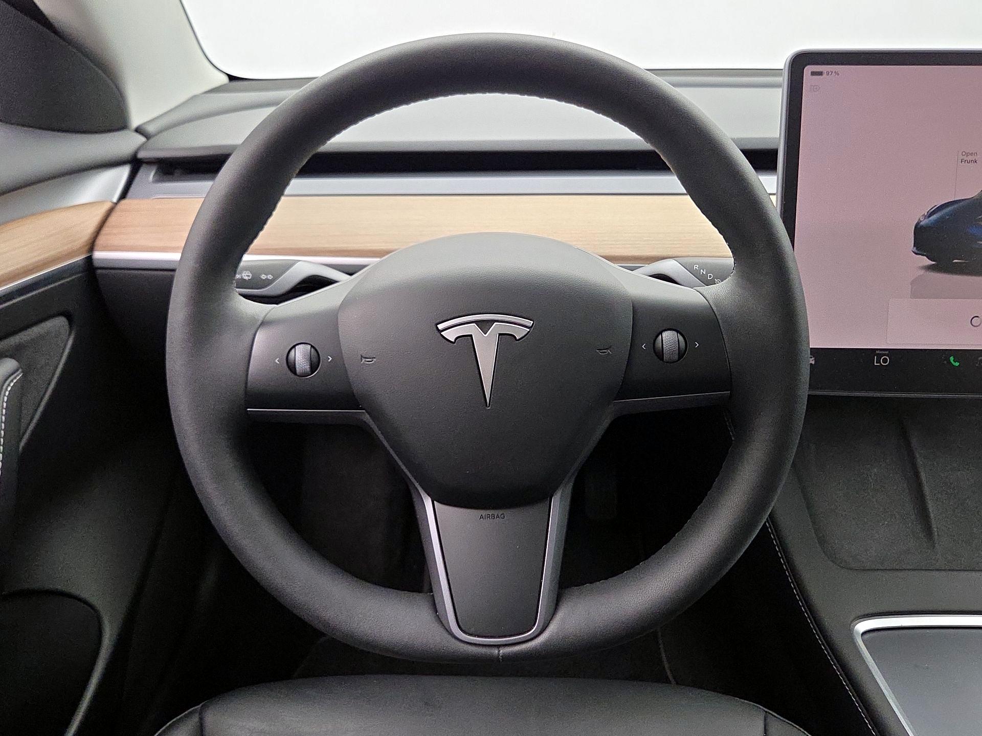 Thumbnail: 2023 Tesla Model 3 - 10