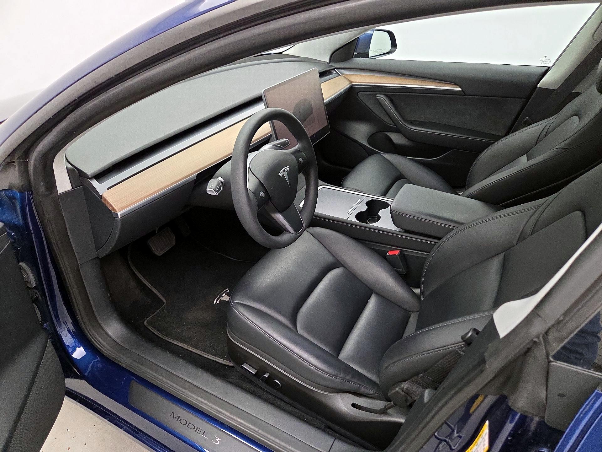 Thumbnail: 2023 Tesla Model 3 - 11