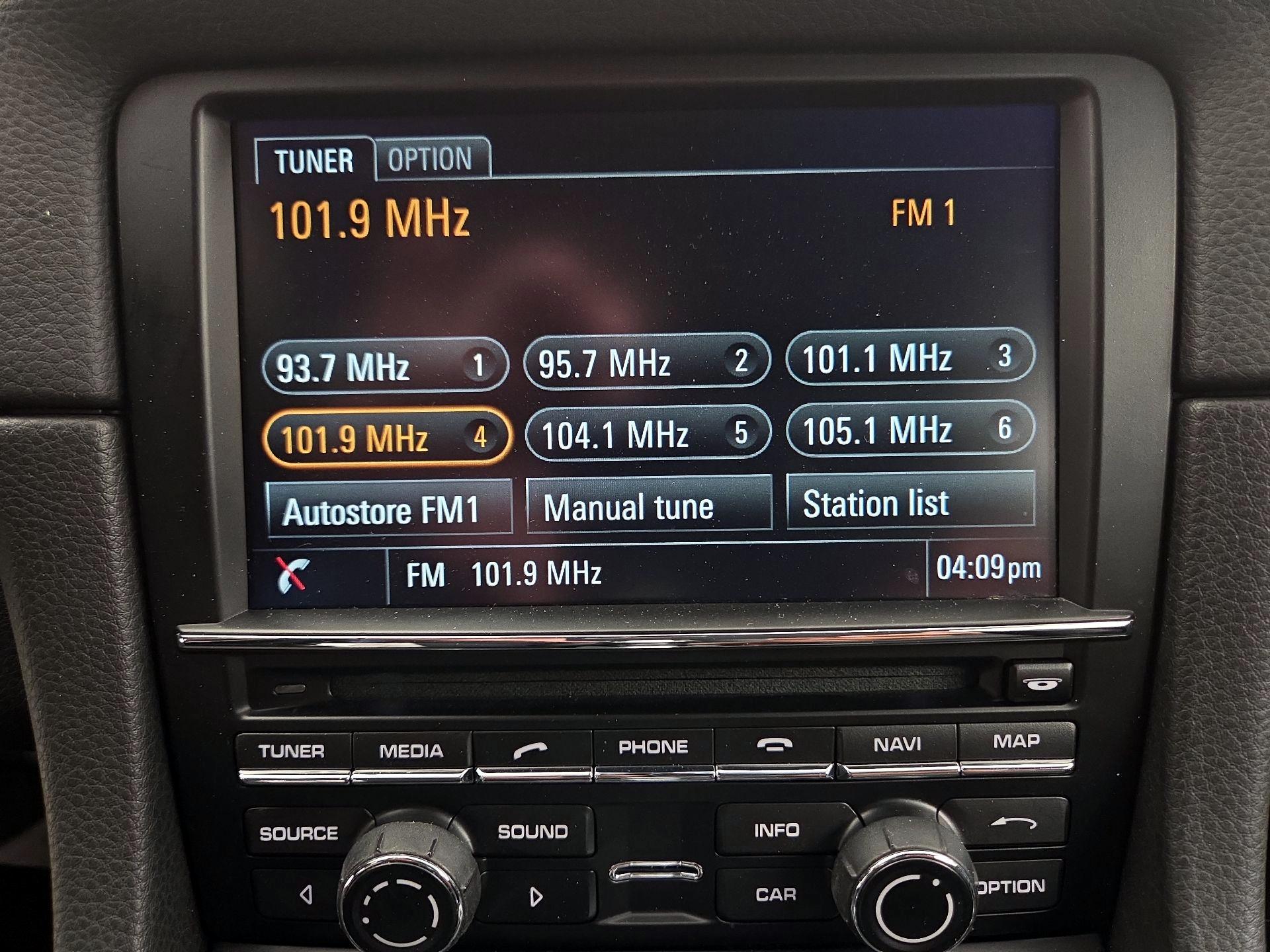 Thumbnail: 2016 Porsche Cayman - 16