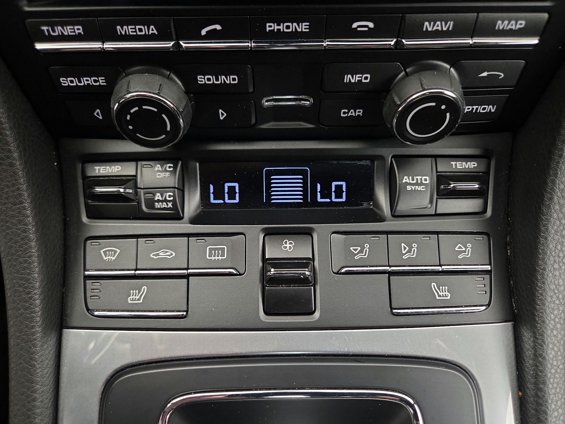 Thumbnail: 2016 Porsche Cayman - 17