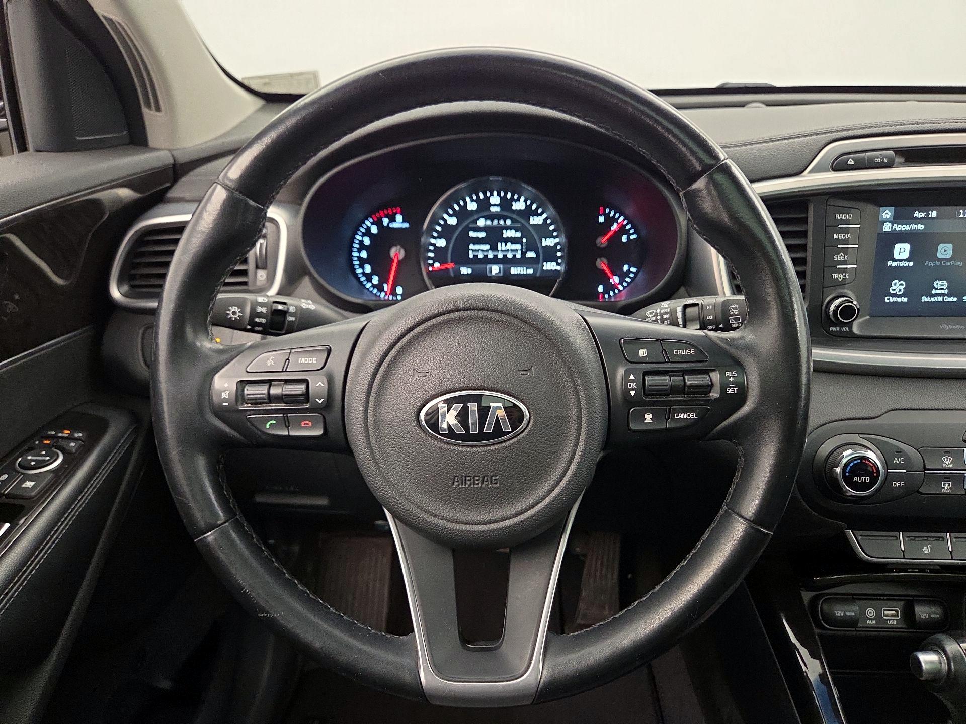 Thumbnail: 2017 Kia Sorento - 10