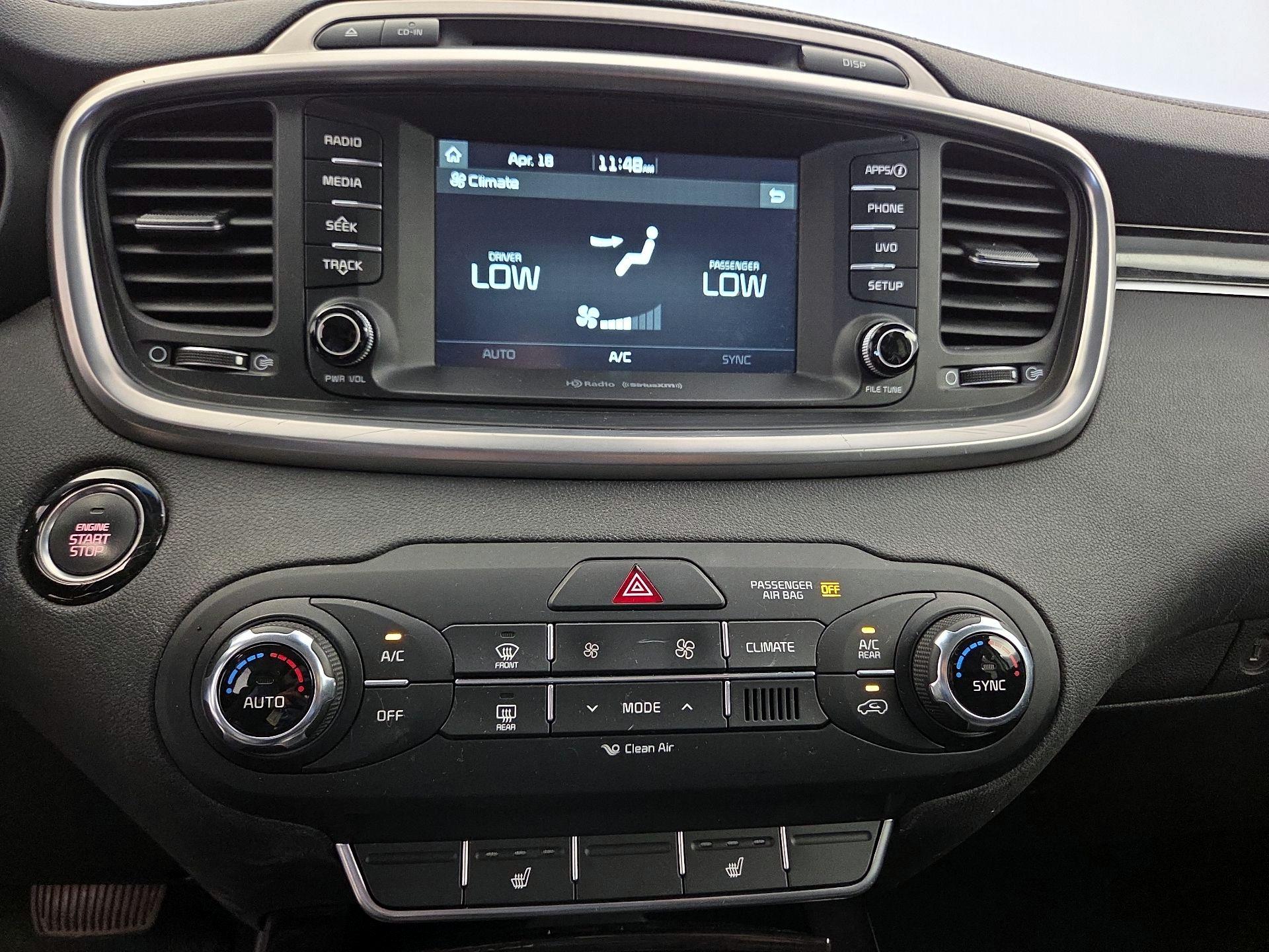 Thumbnail: 2017 Kia Sorento - 16