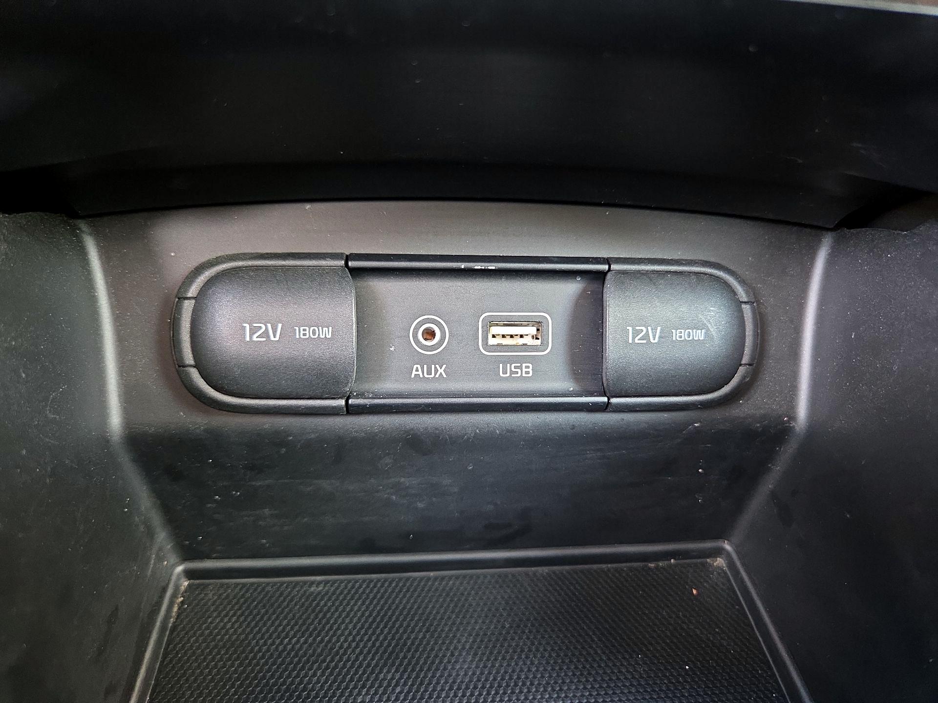 Thumbnail: 2017 Kia Sorento - 18