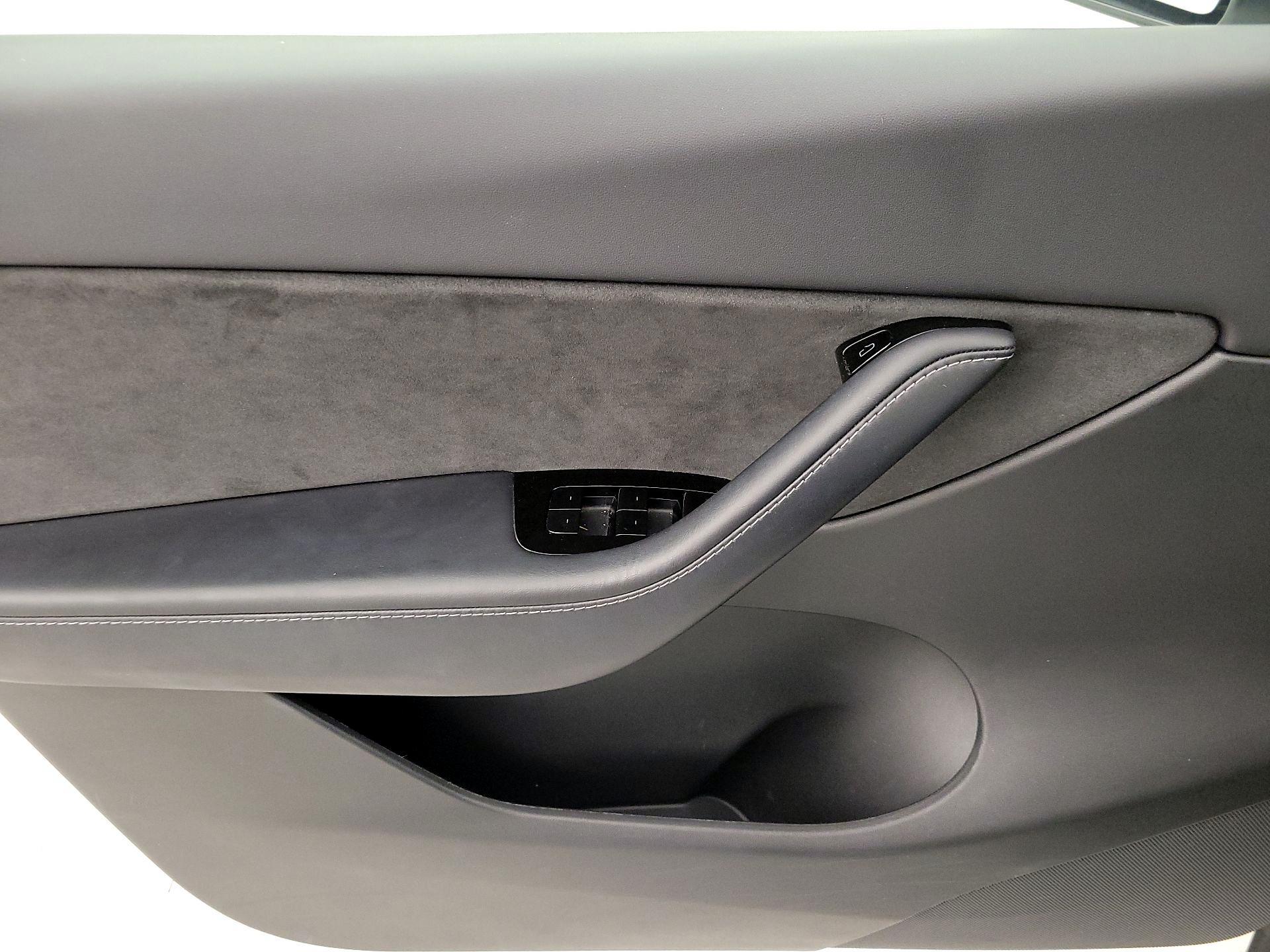 Thumbnail: 2021 Tesla Model Y - 12