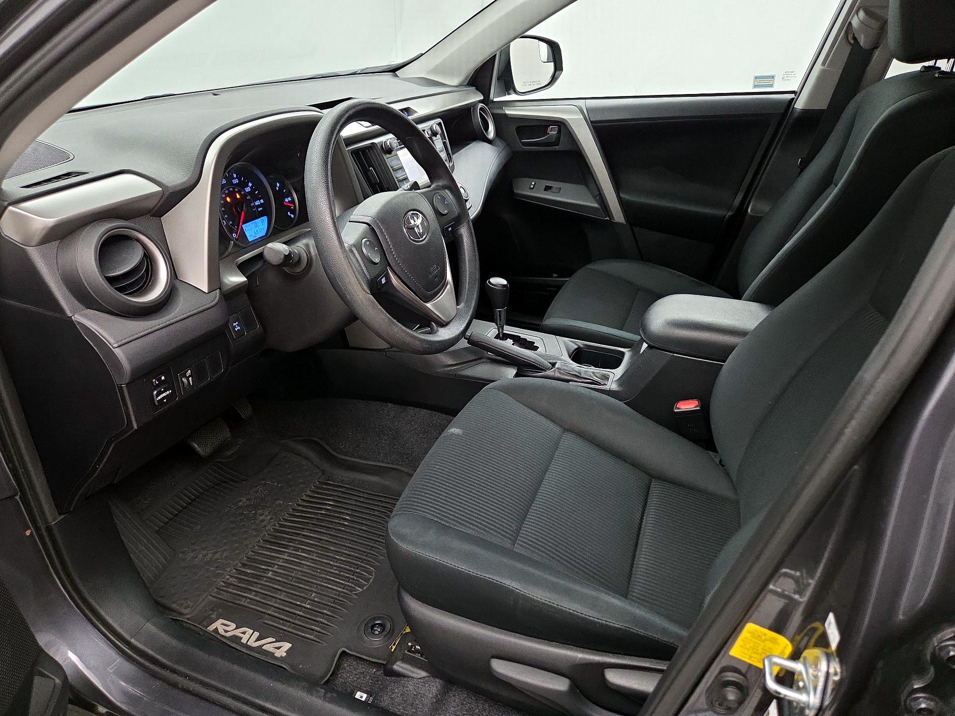 Thumbnail: 2016 Toyota RAV4 - 11