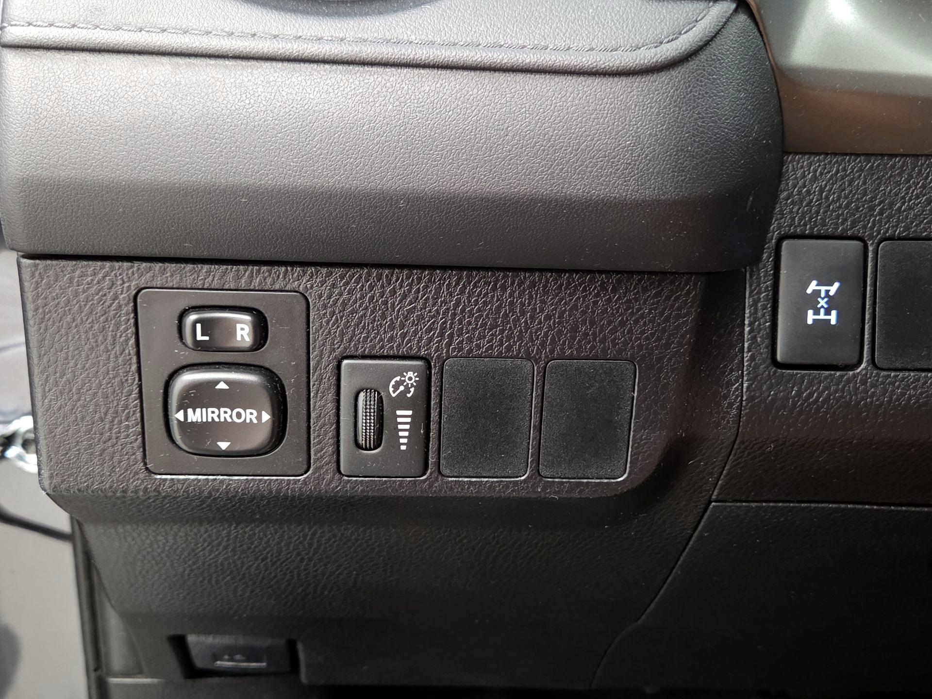 Thumbnail: 2016 Toyota RAV4 - 13