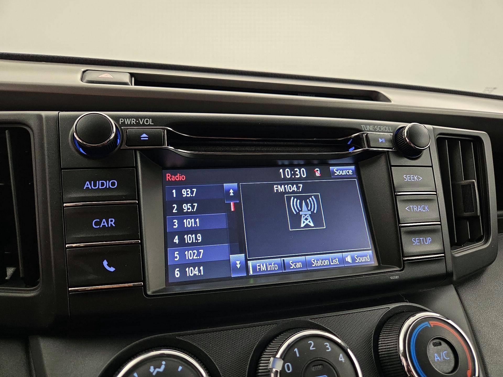 Thumbnail: 2016 Toyota RAV4 - 15