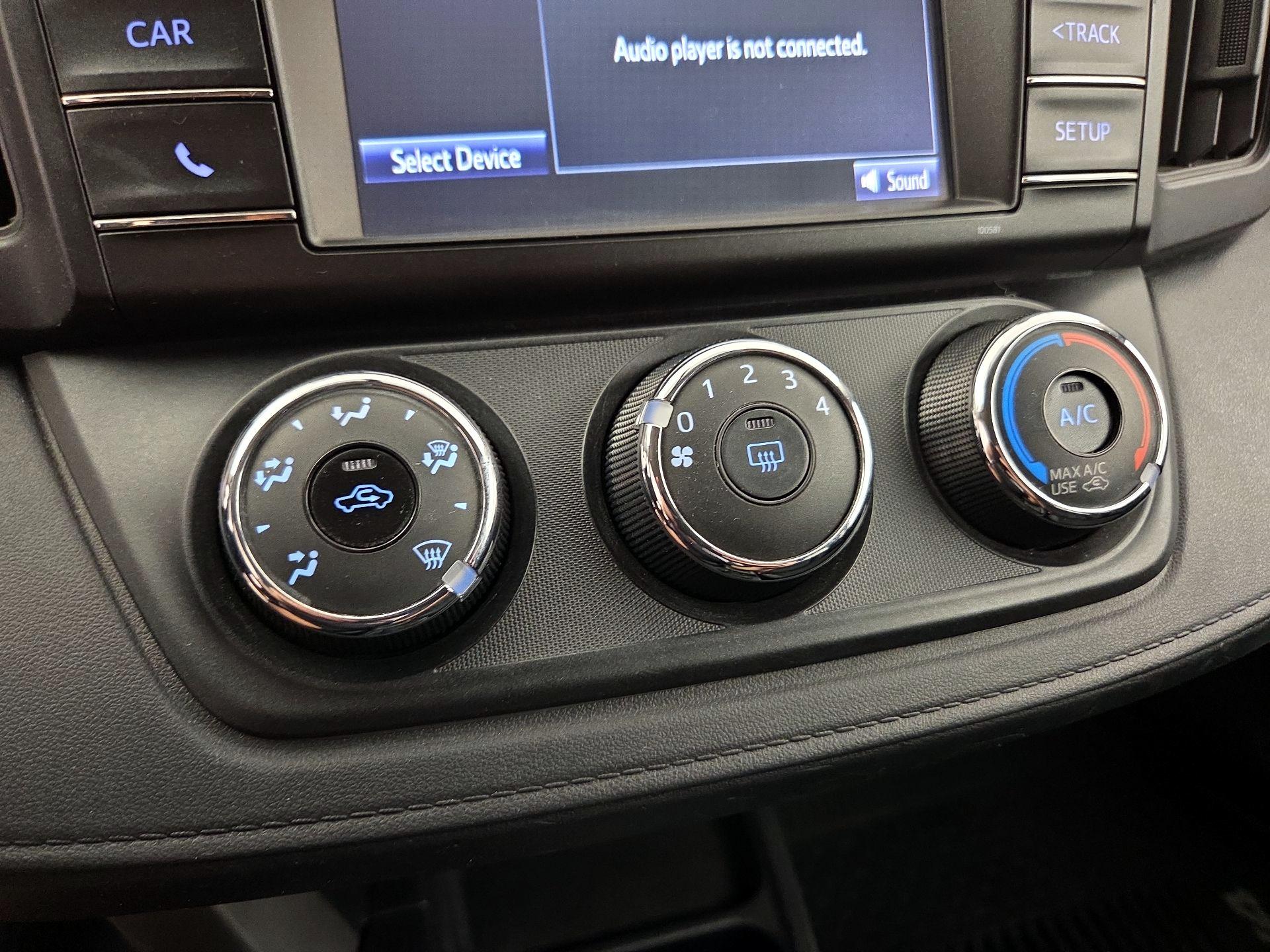 Thumbnail: 2016 Toyota RAV4 - 16