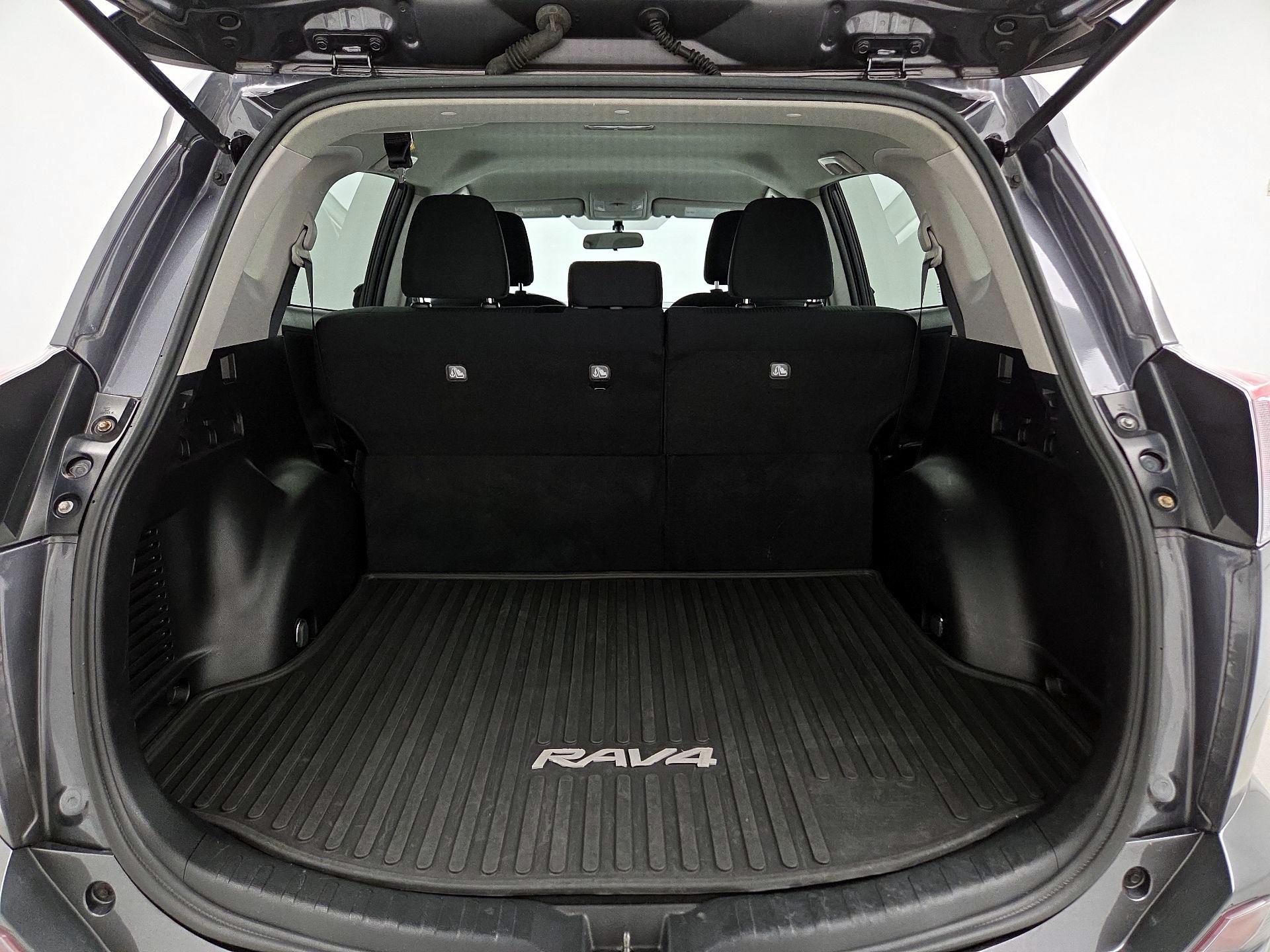 Thumbnail: 2016 Toyota RAV4 - 20