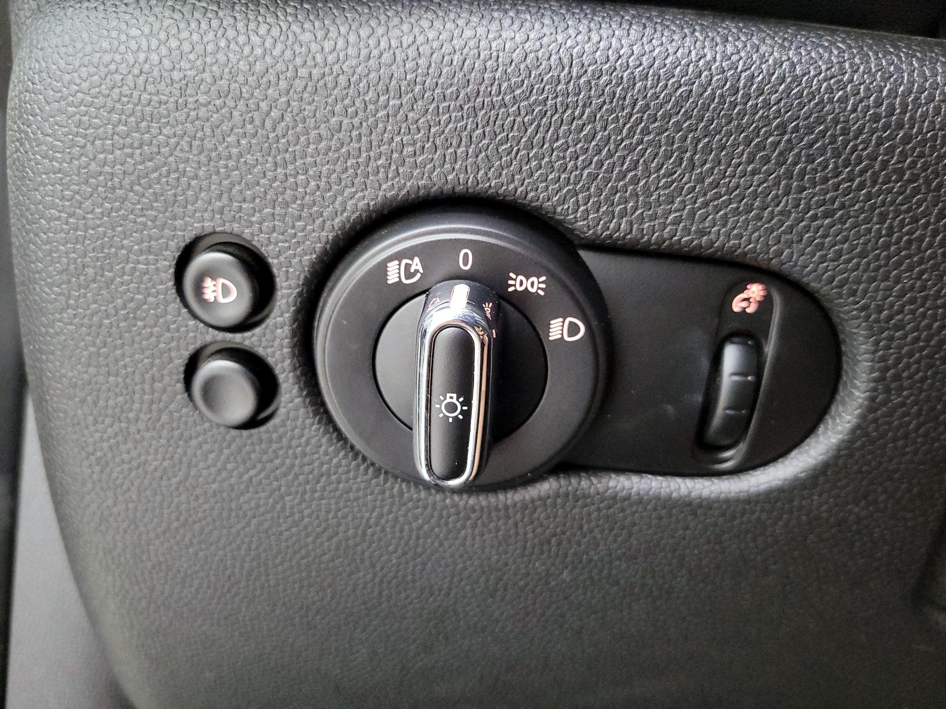 Thumbnail: 2021 MINI Cooper Hardtop - 13