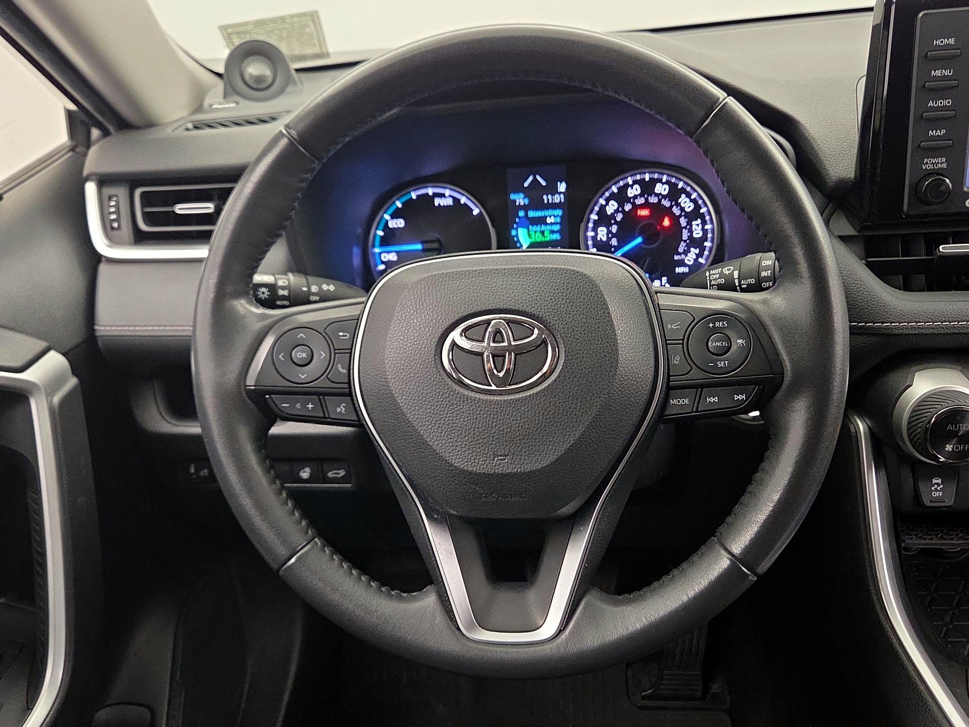 Thumbnail: 2021 Toyota RAV4 - 10