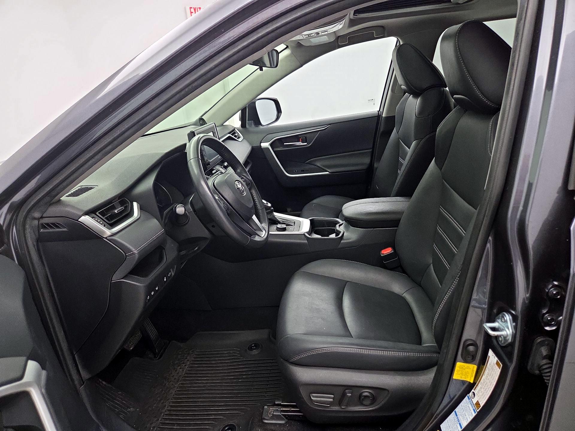 Thumbnail: 2021 Toyota RAV4 - 11