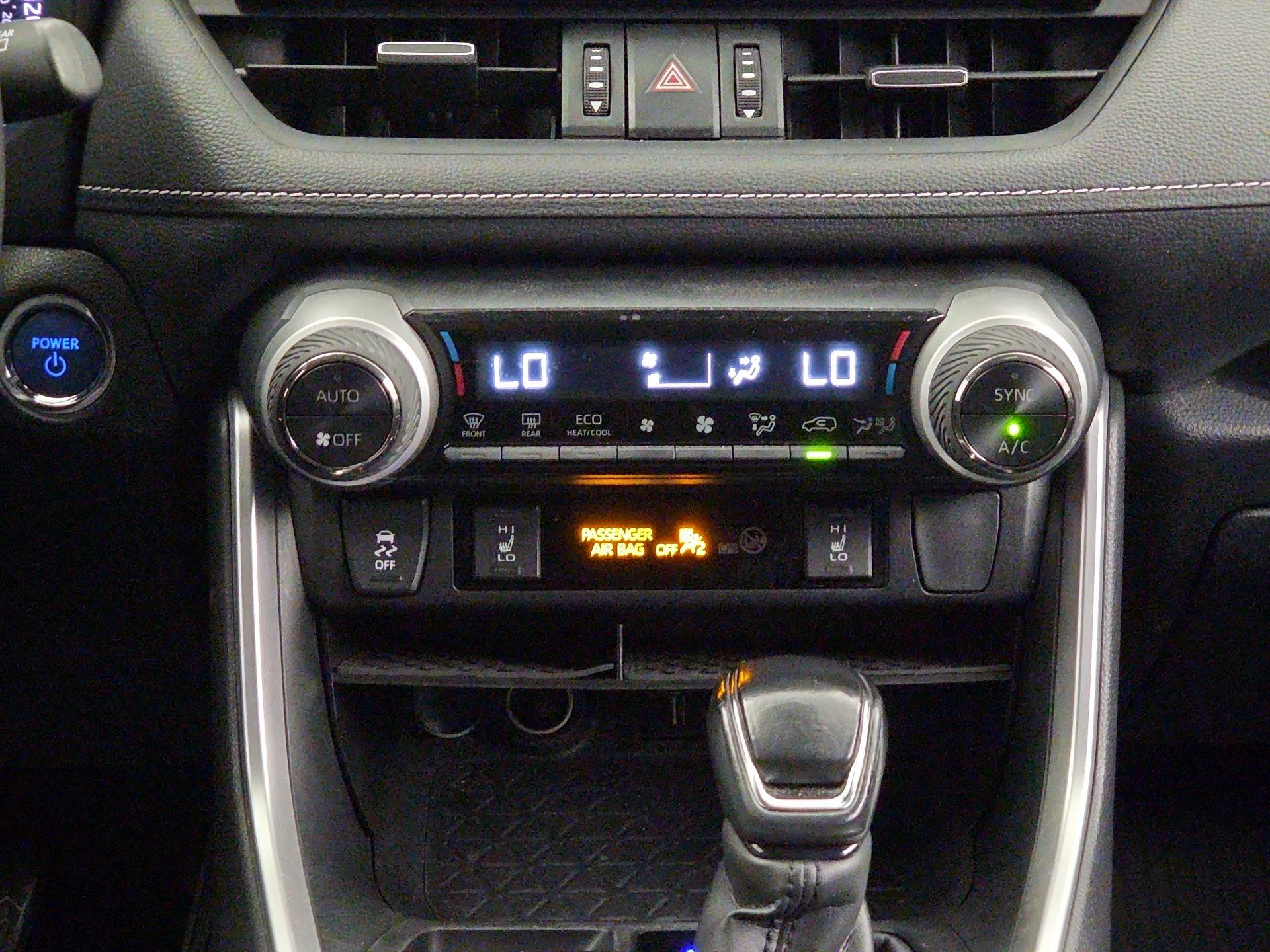 Thumbnail: 2021 Toyota RAV4 - 16