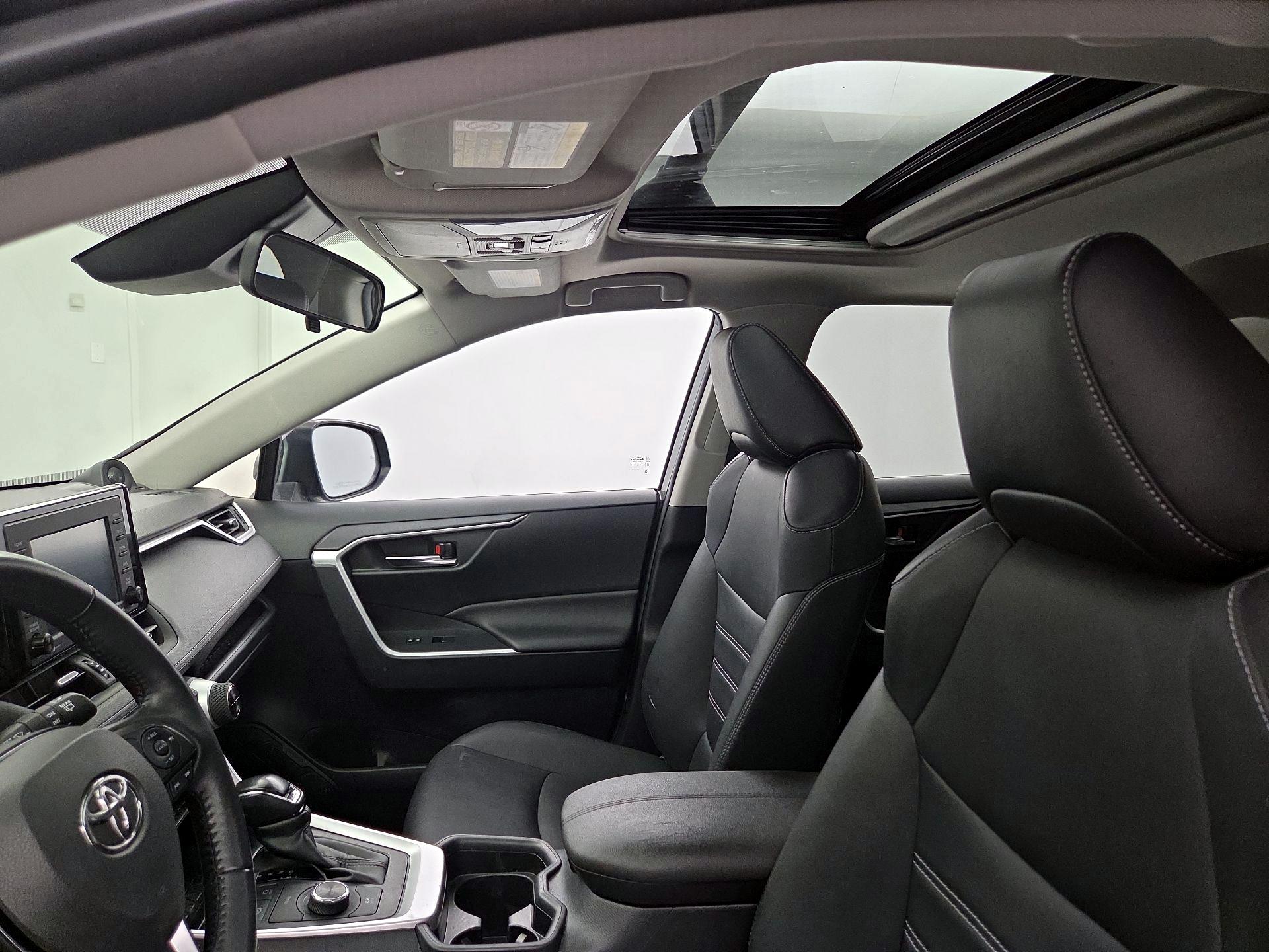 Thumbnail: 2021 Toyota RAV4 - 19