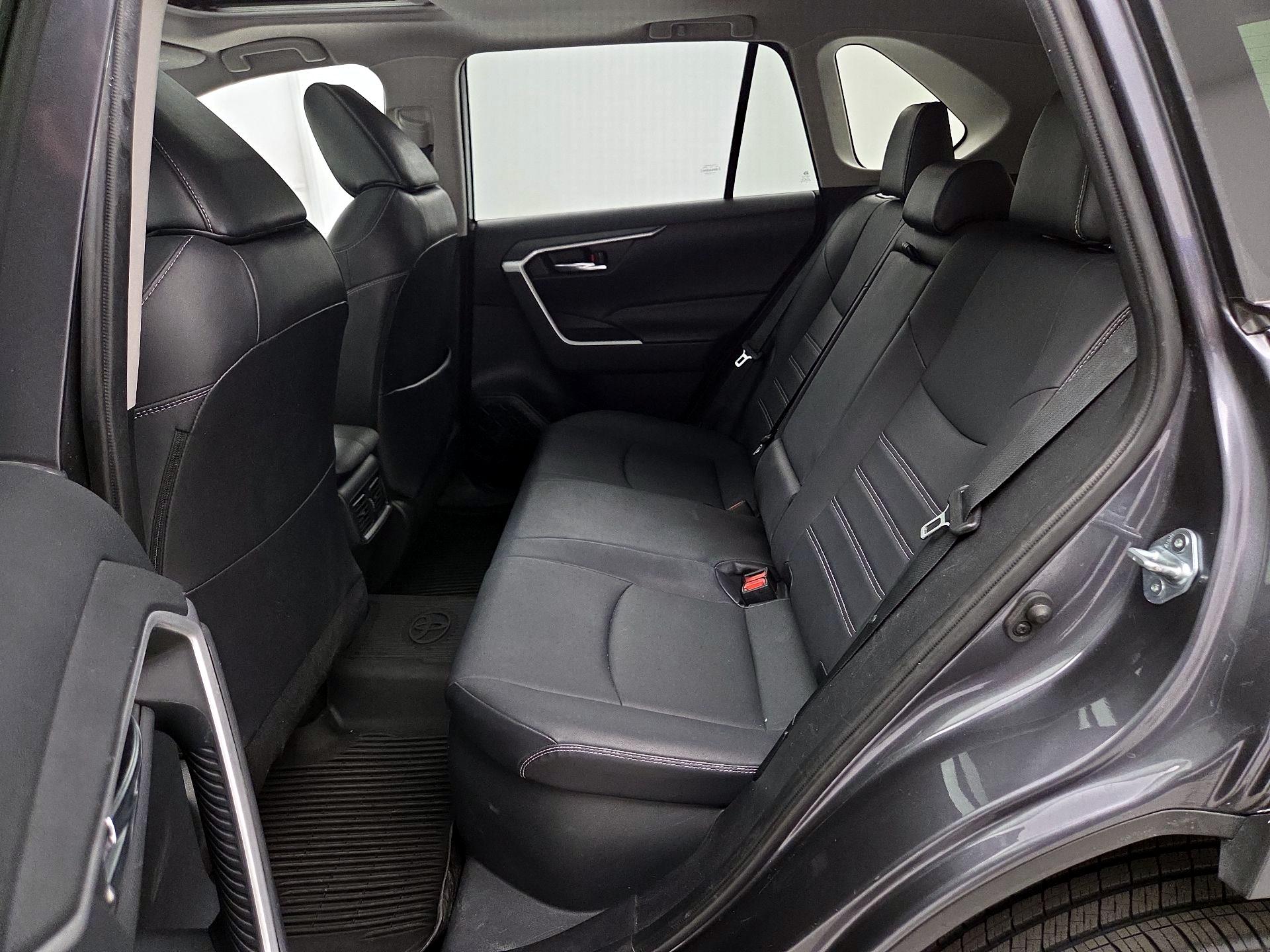 Thumbnail: 2021 Toyota RAV4 - 20