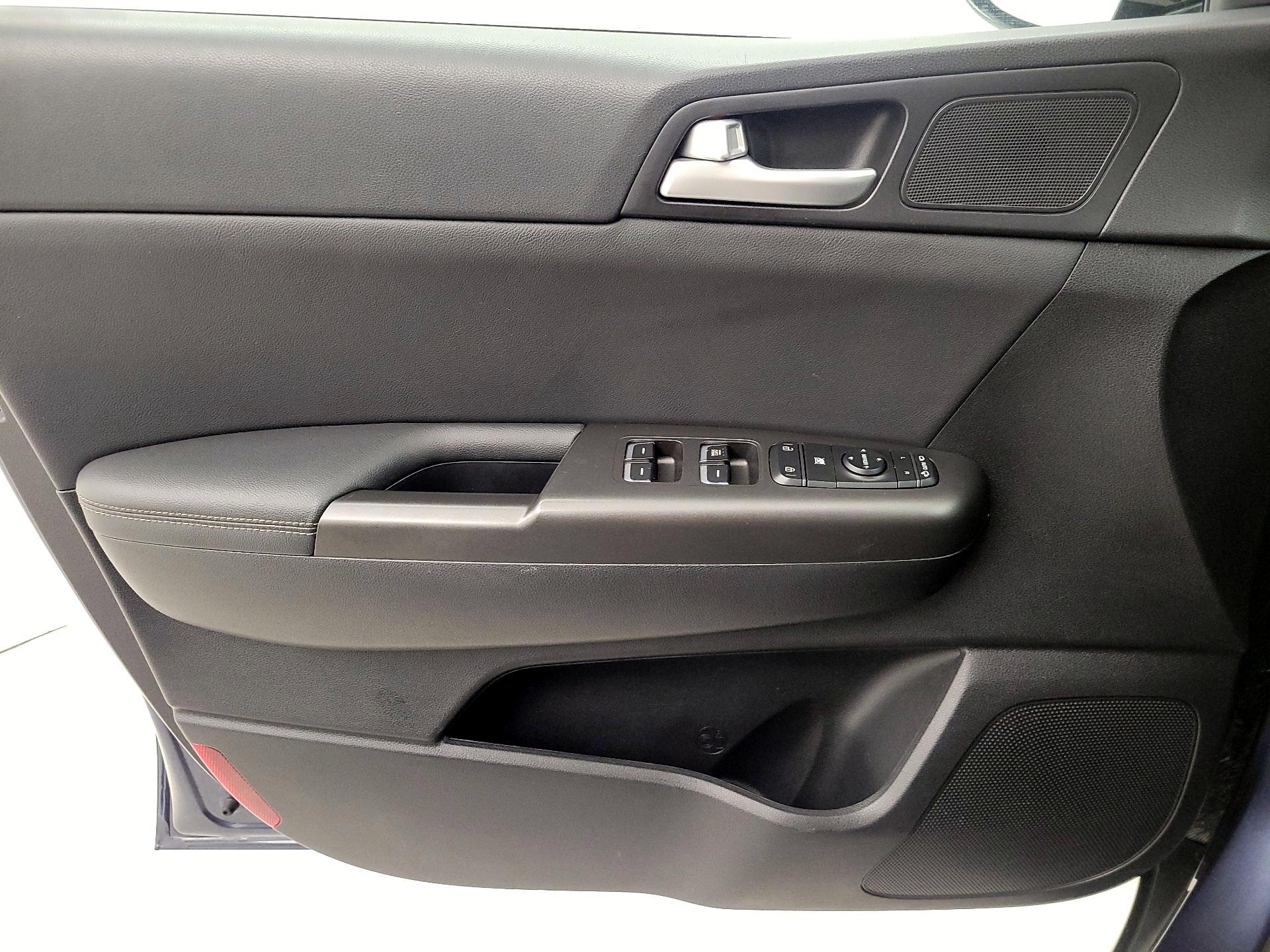 Thumbnail: 2020 Kia Sportage - 12