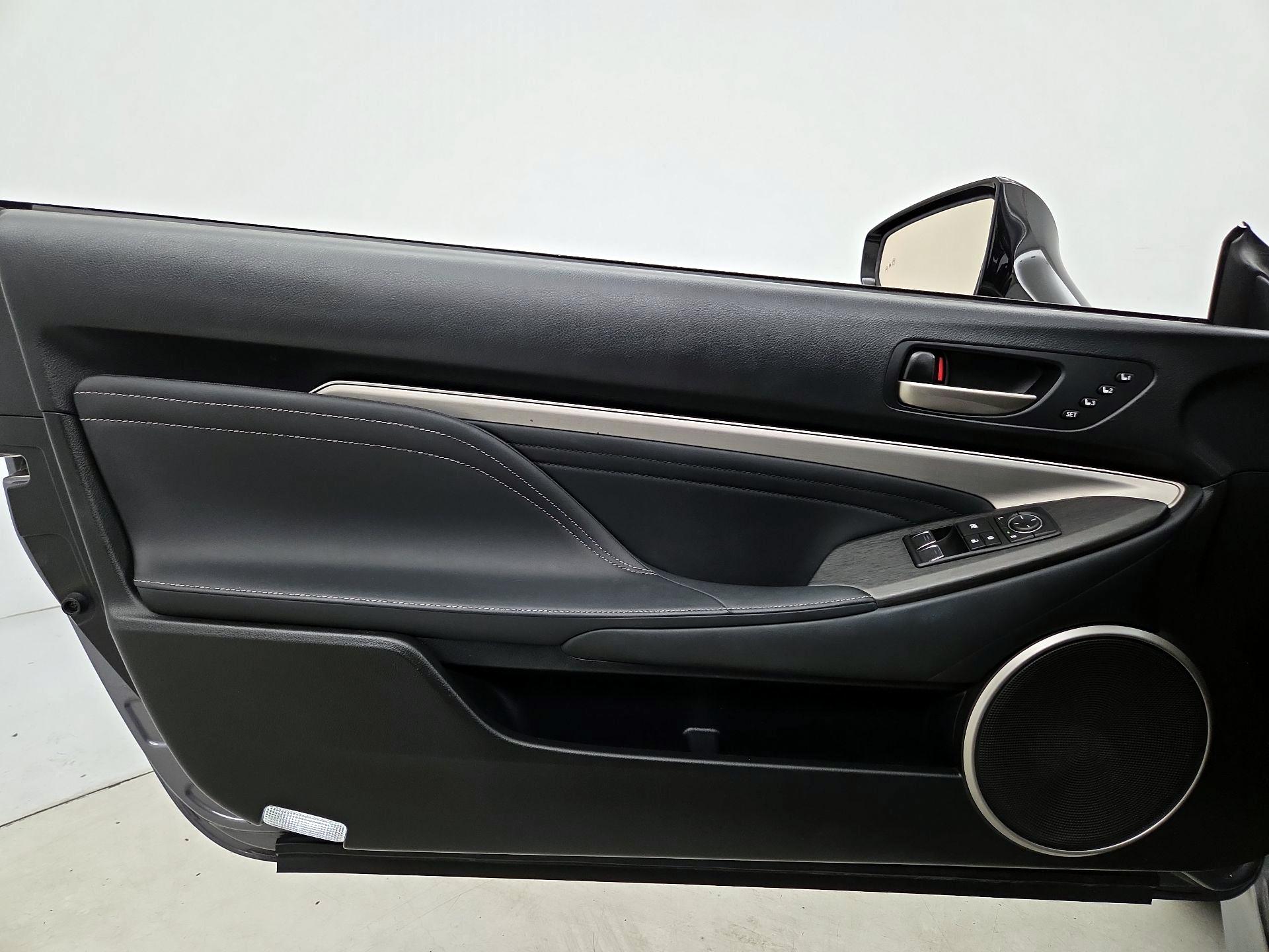 Thumbnail: 2019 Lexus RC - 12