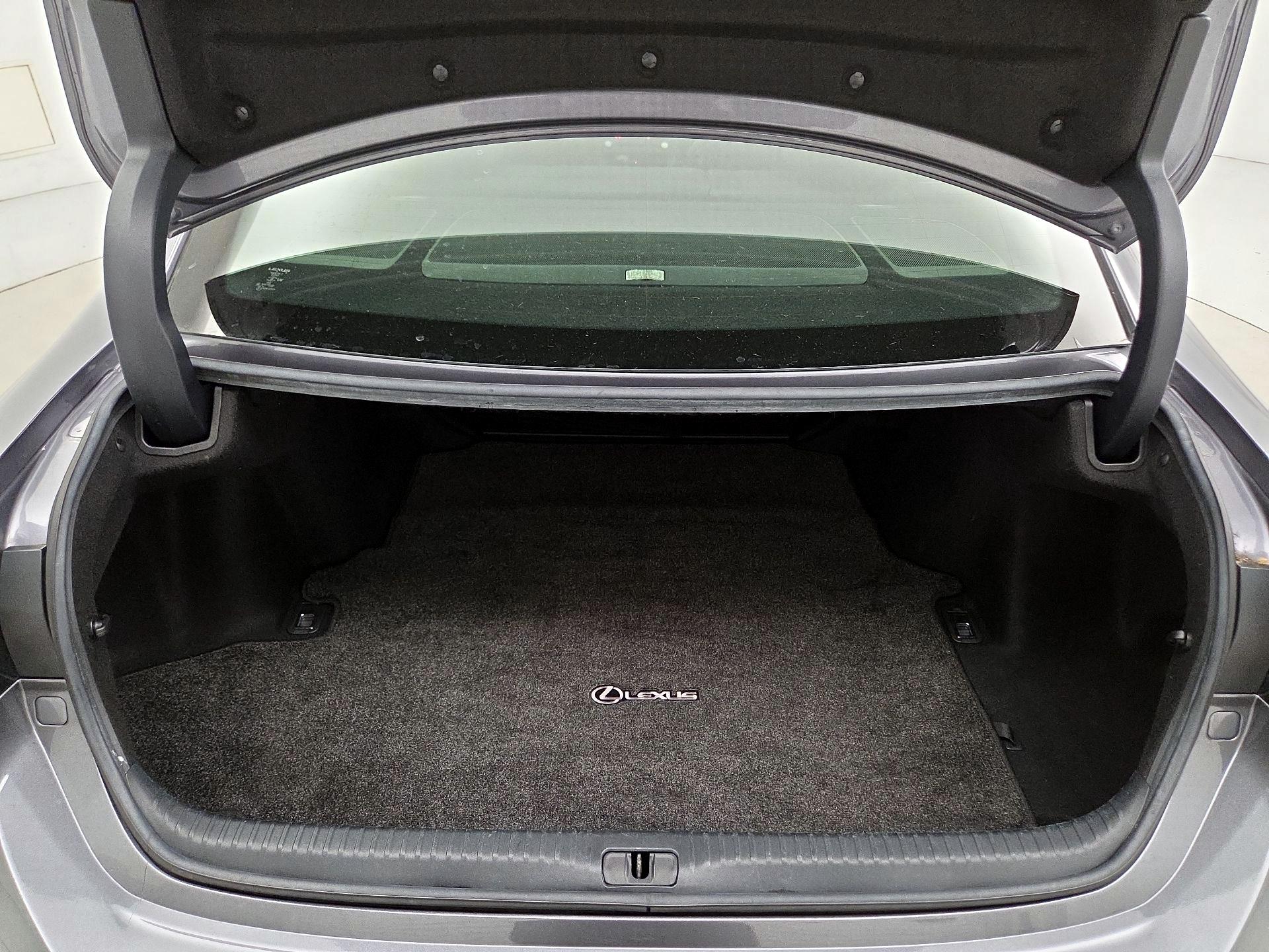 Thumbnail: 2019 Lexus RC - 20