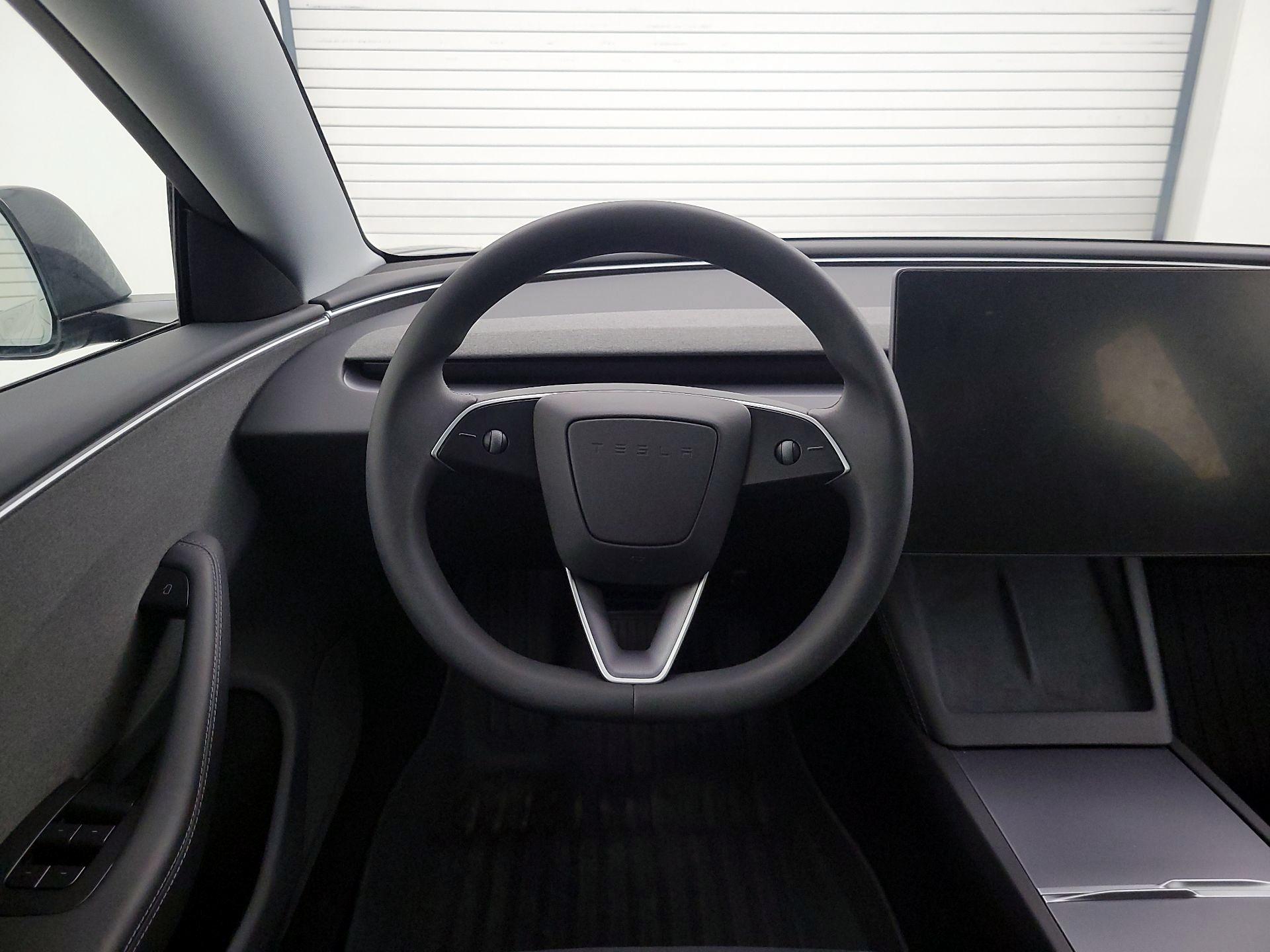 Thumbnail: 2025 Tesla Model 3 - 10