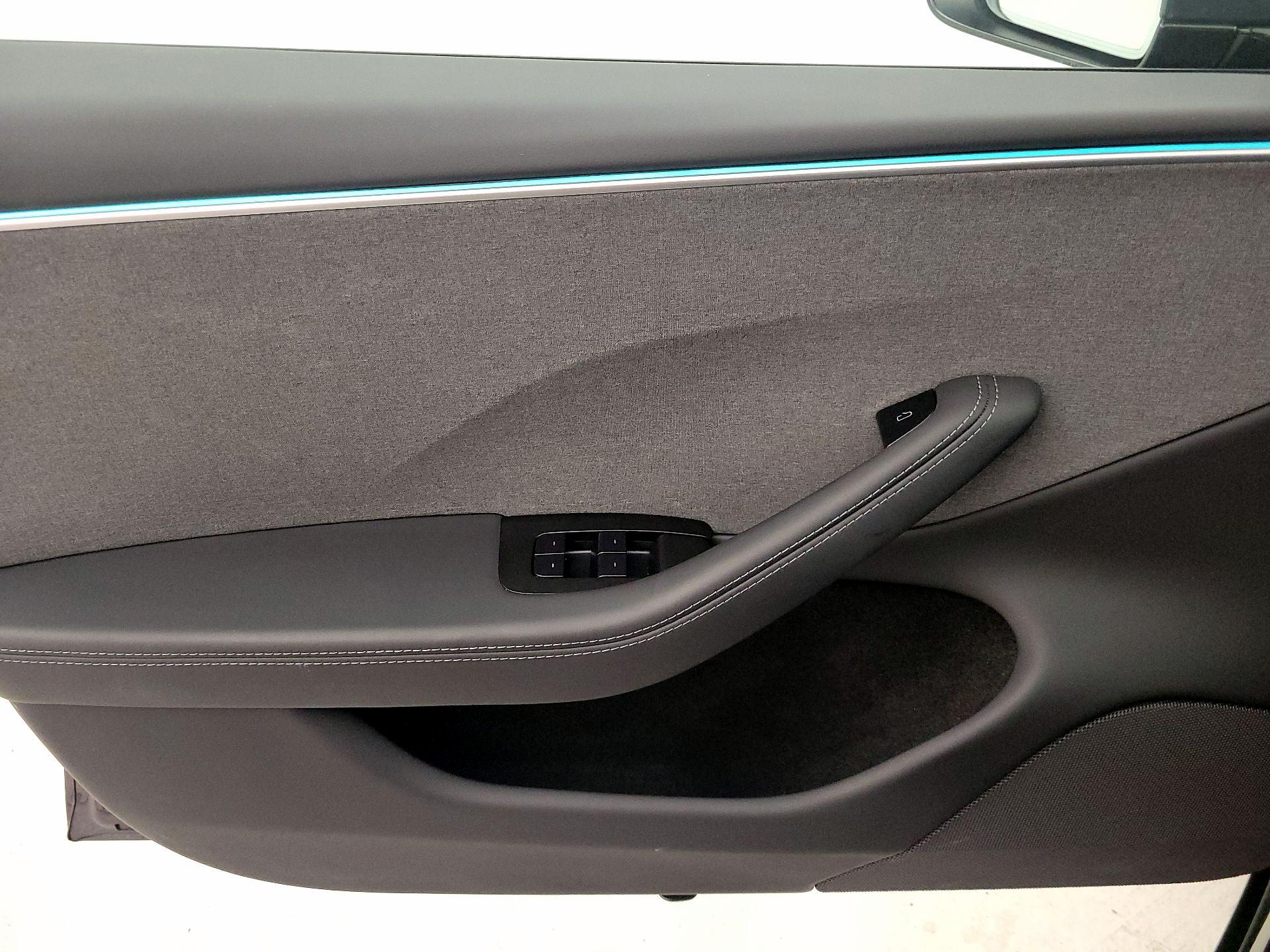 Thumbnail: 2025 Tesla Model 3 - 12