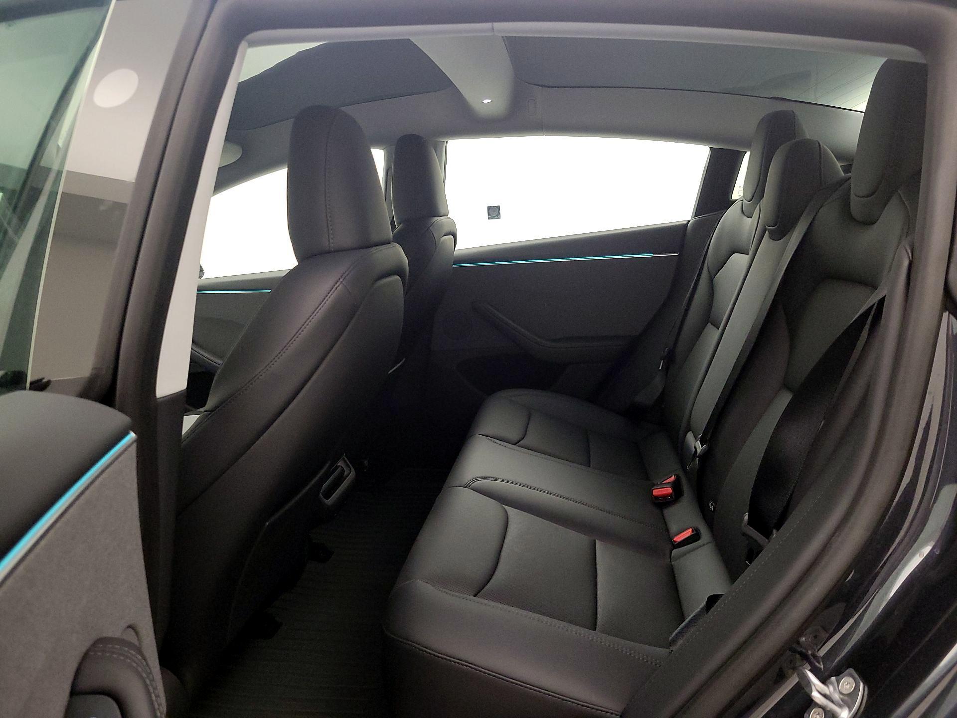 Thumbnail: 2025 Tesla Model 3 - 19