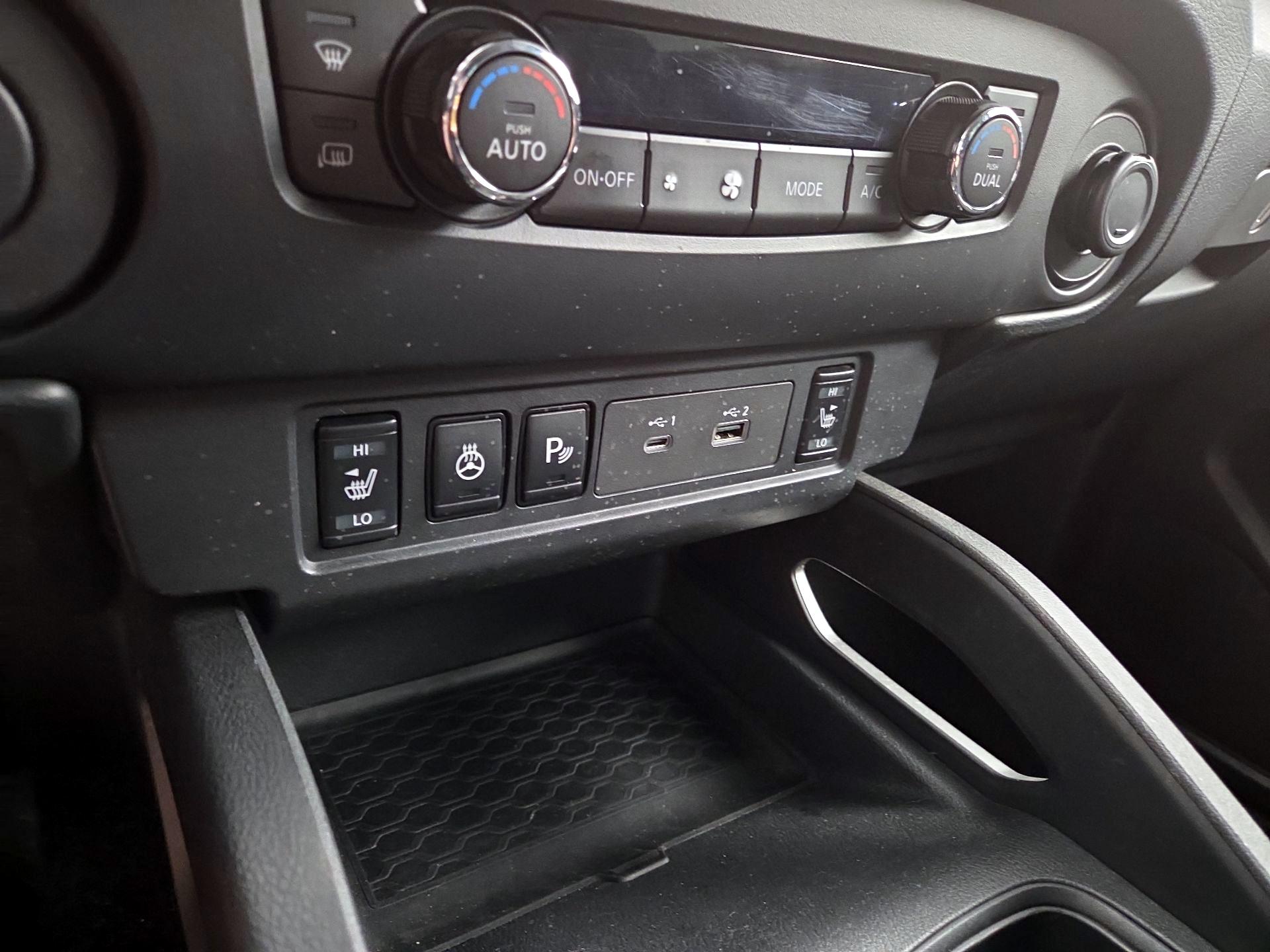 Thumbnail: 2022 Nissan Frontier - 18