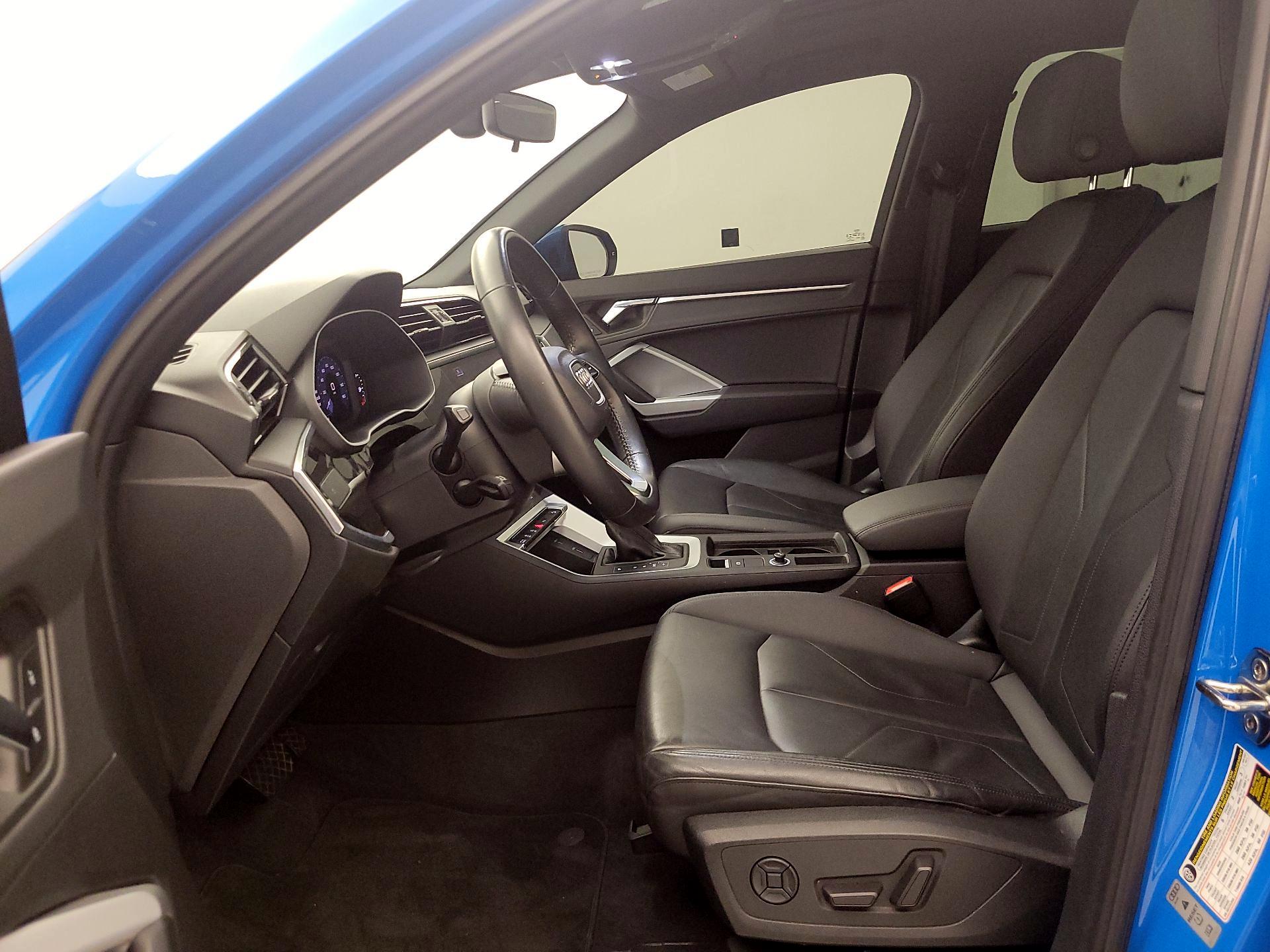 Thumbnail: 2020 Audi Q3 - 11