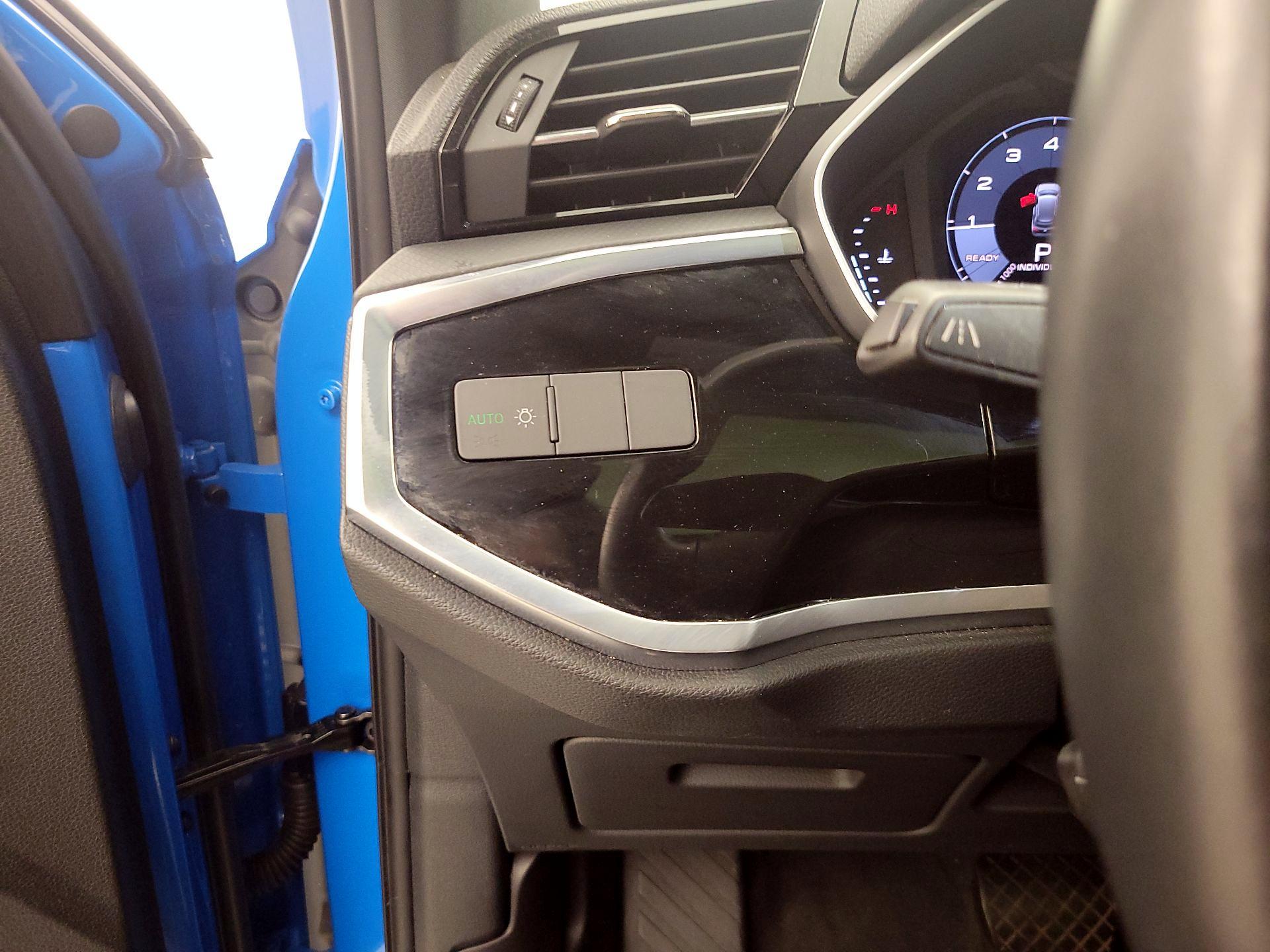 Thumbnail: 2020 Audi Q3 - 13