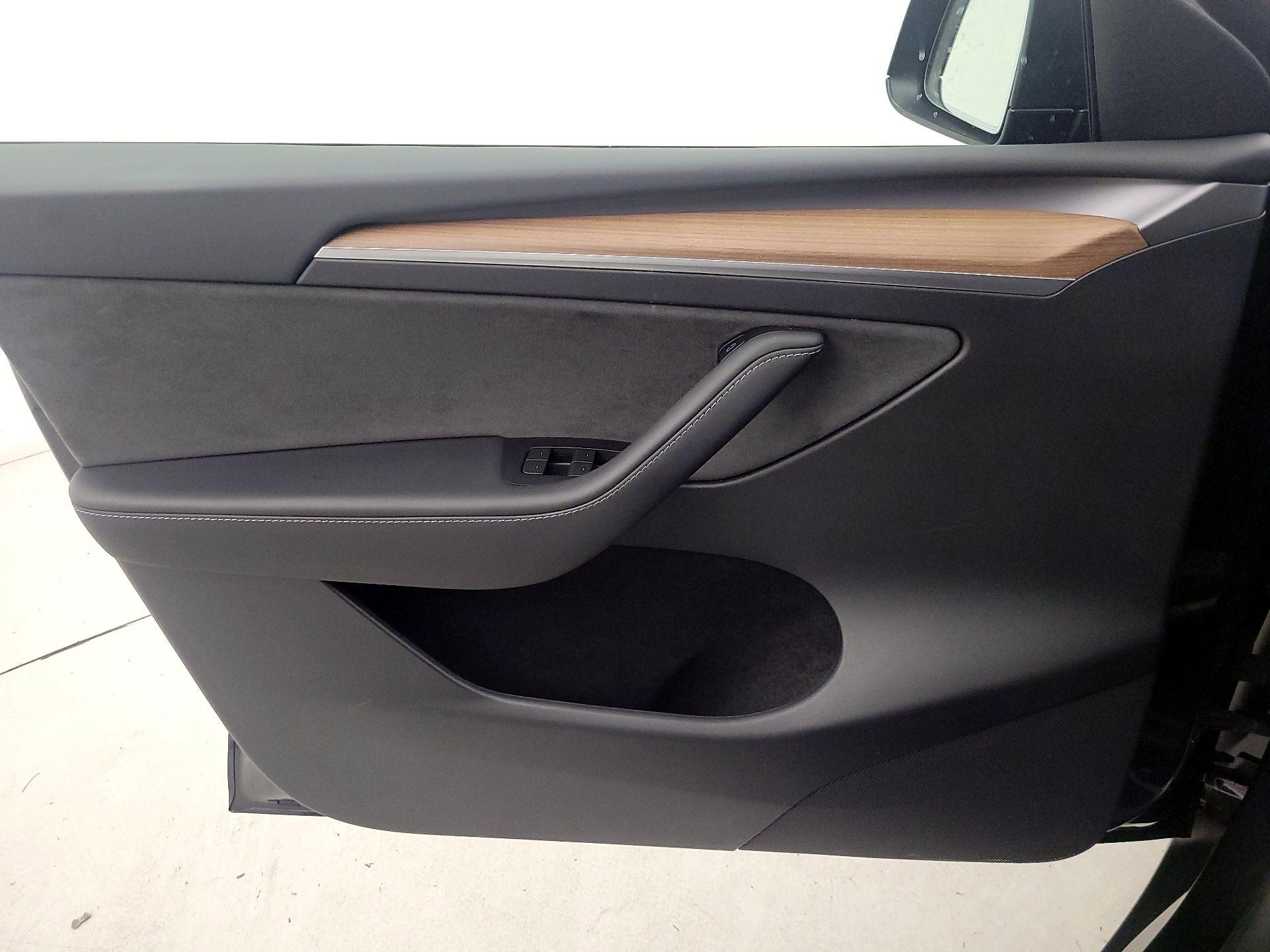 Thumbnail: 2024 Tesla Model Y - 12